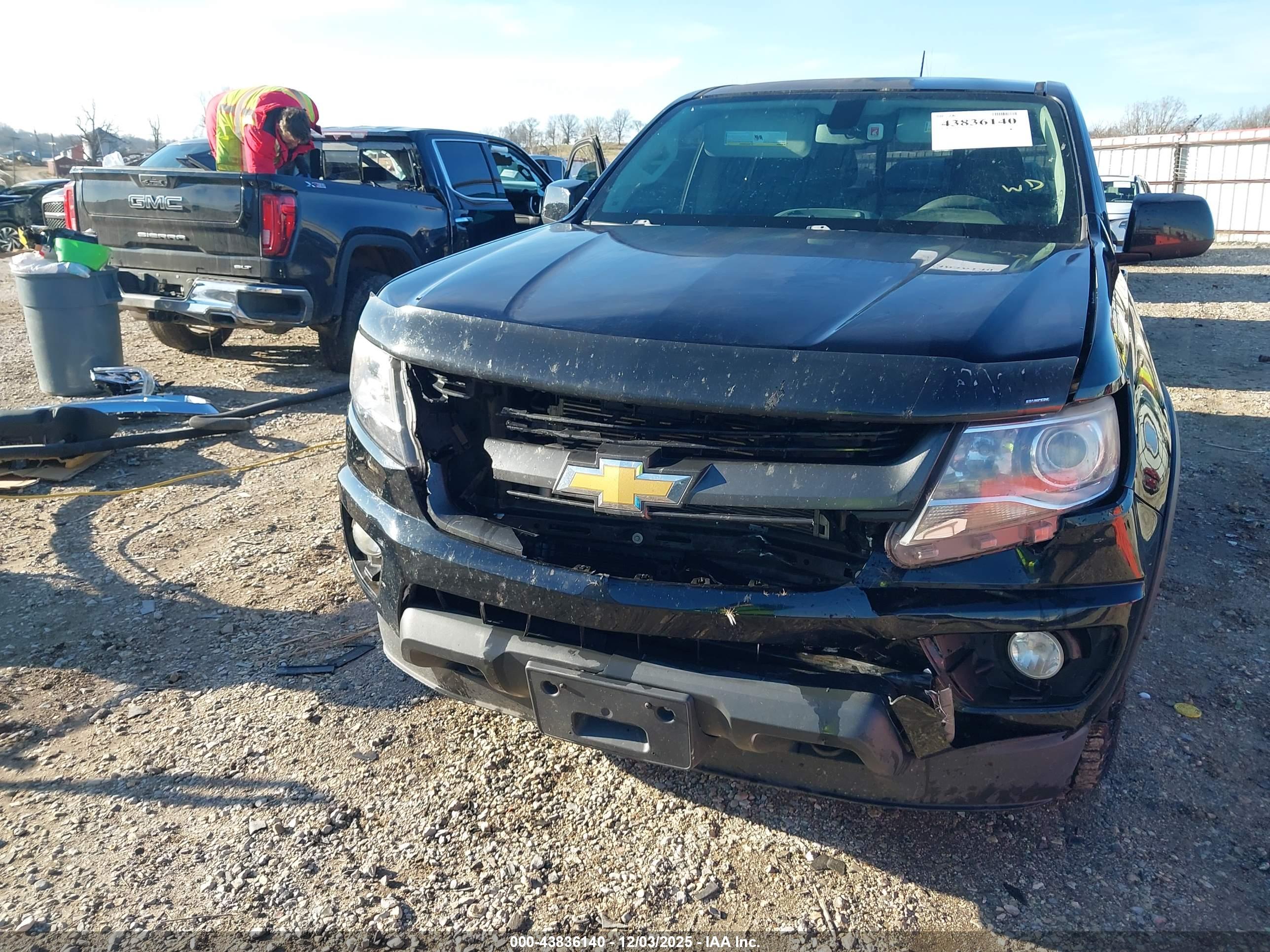 CHEVROLET COLORADO image 6