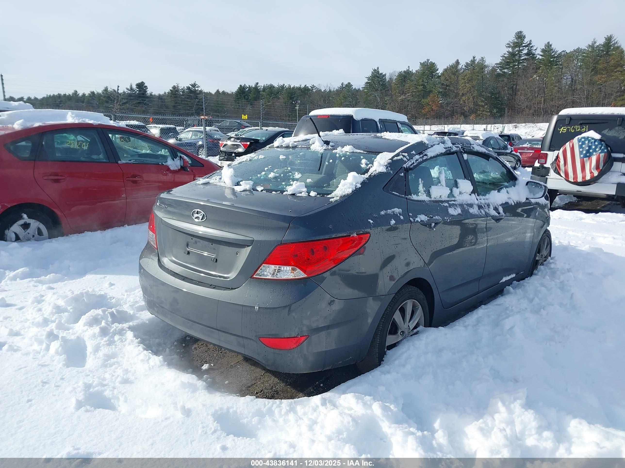 HYUNDAI ACCENT image 4