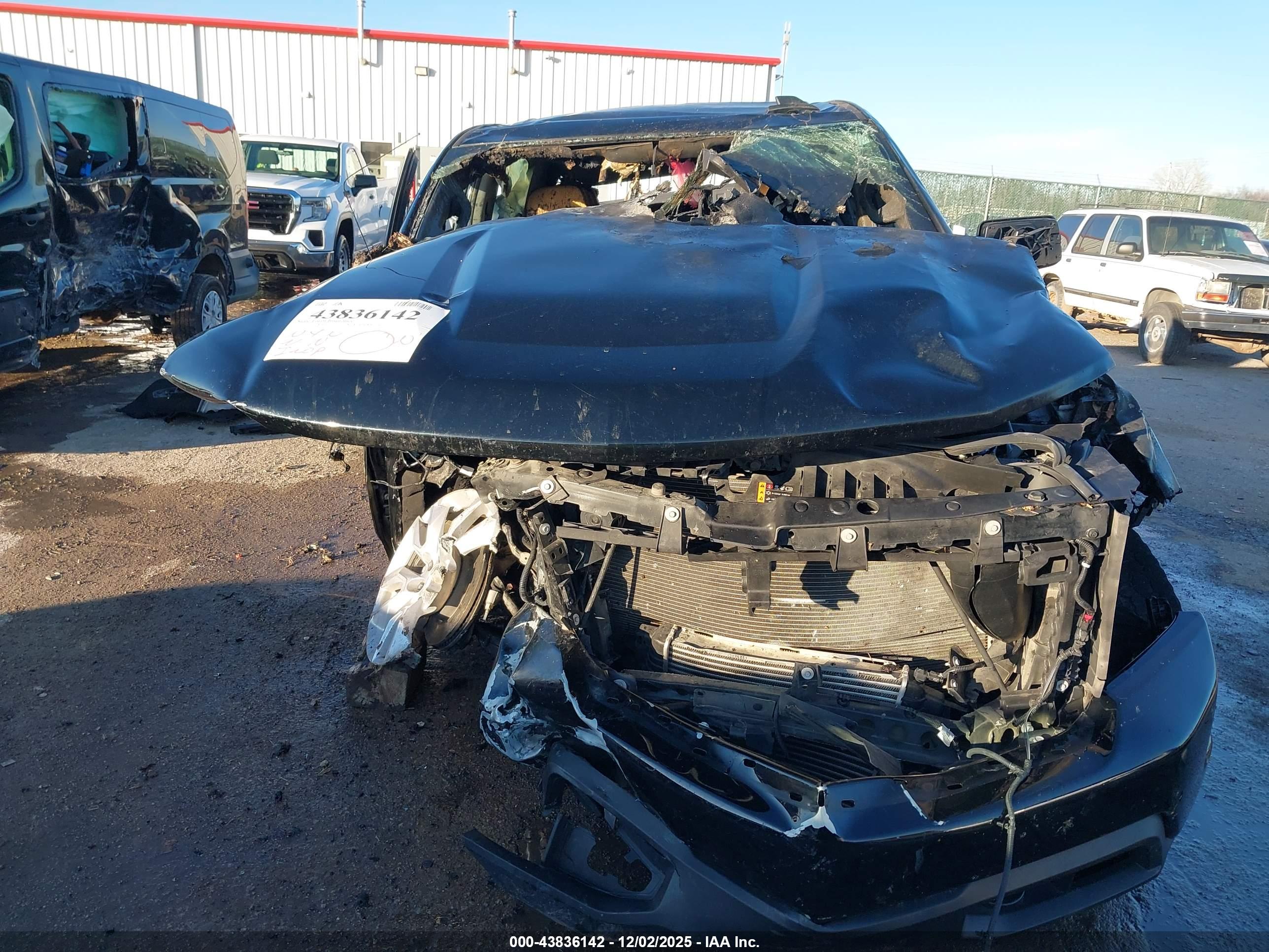 CHEVROLET SILVERADO image 6