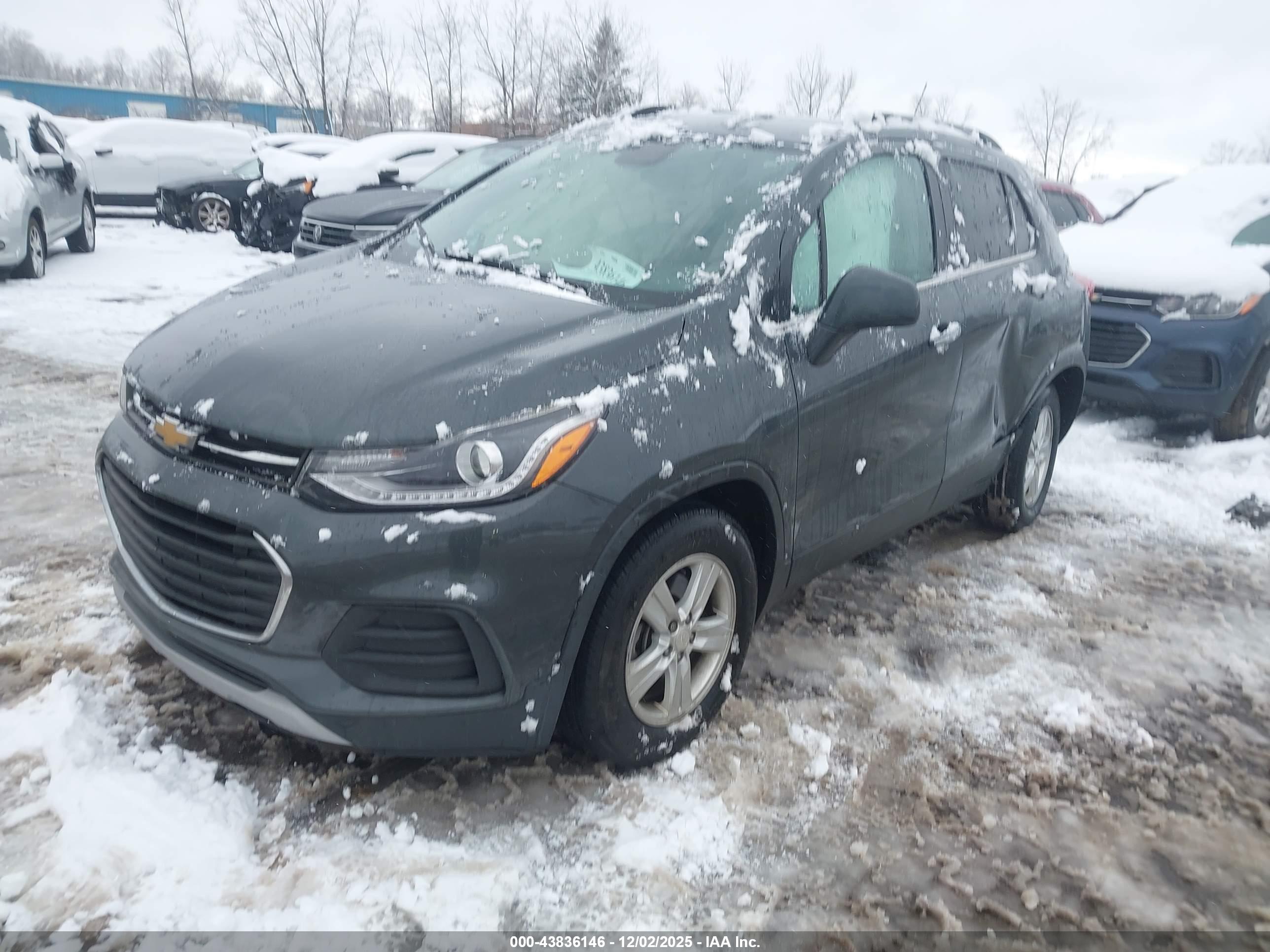 CHEVROLET TRAX image 2