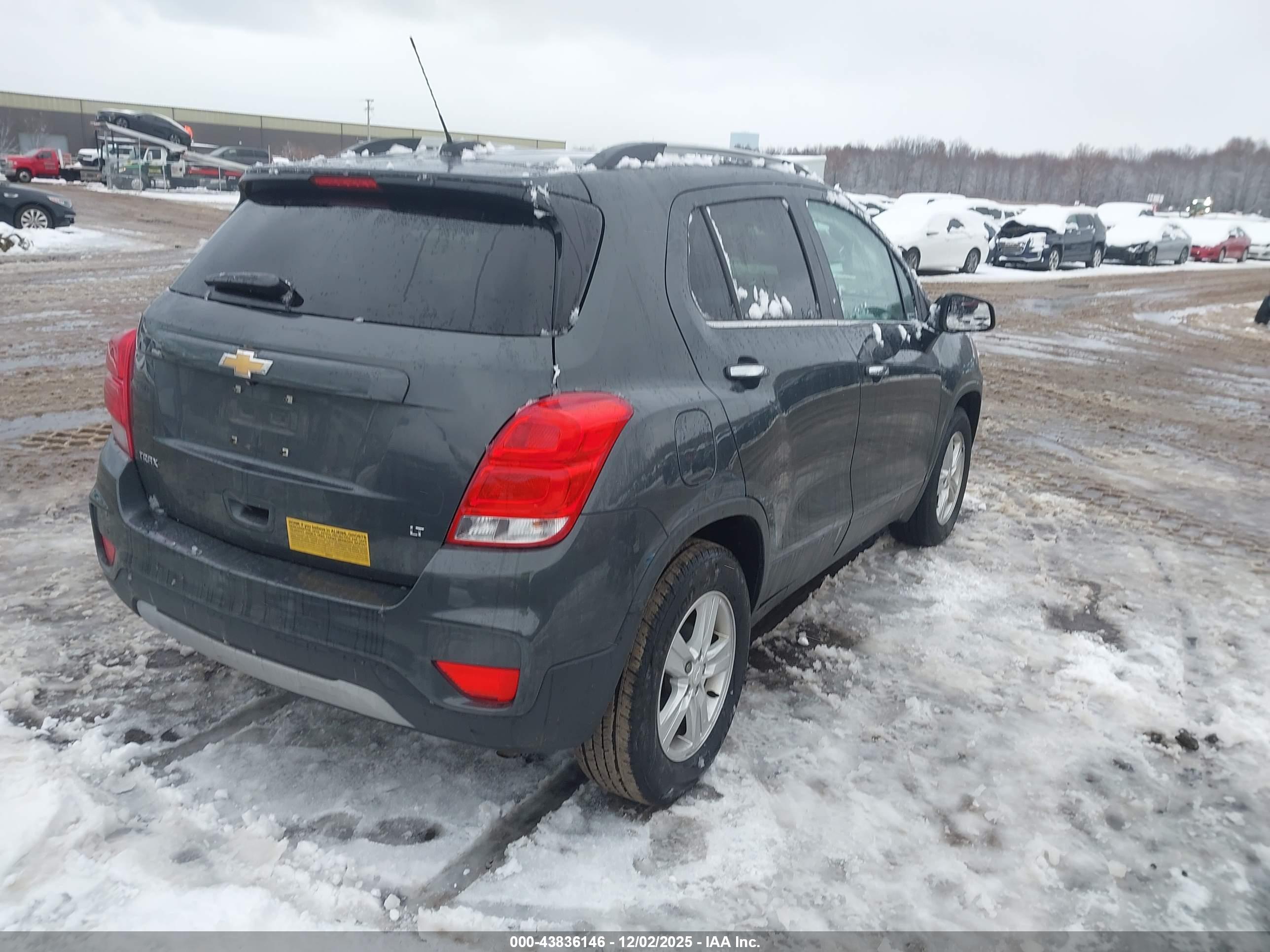 CHEVROLET TRAX image 4