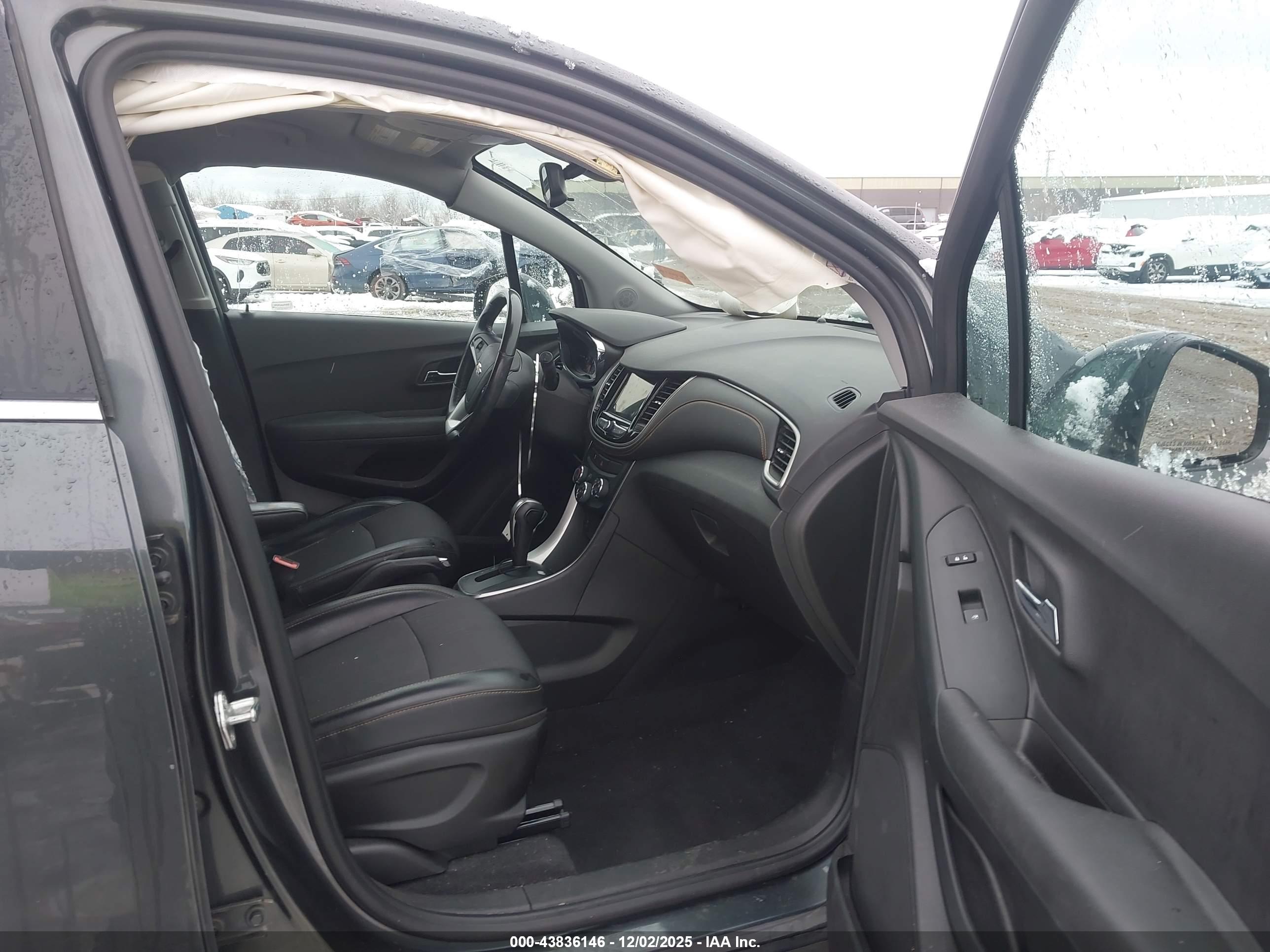 CHEVROLET TRAX image 5