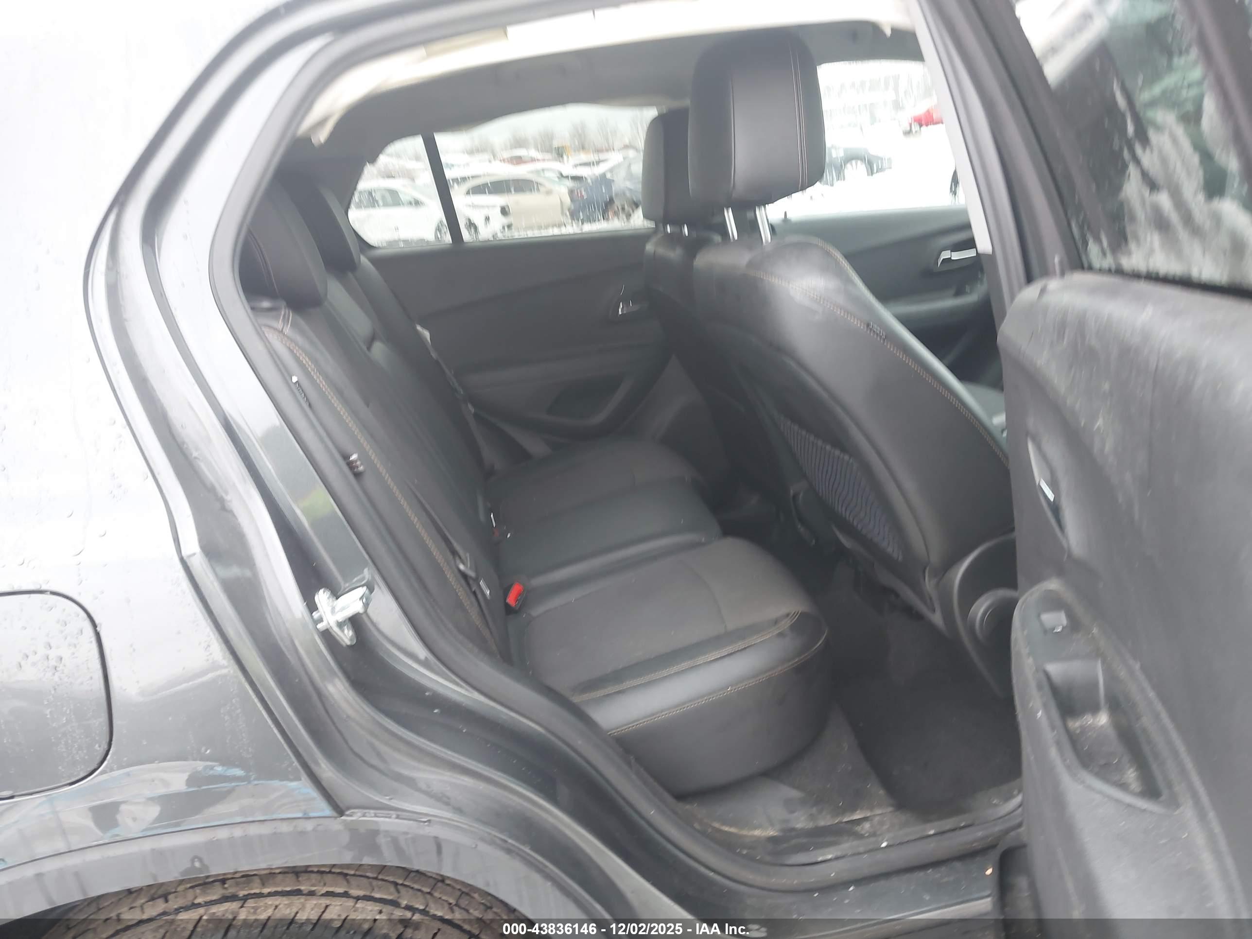 CHEVROLET TRAX image 8