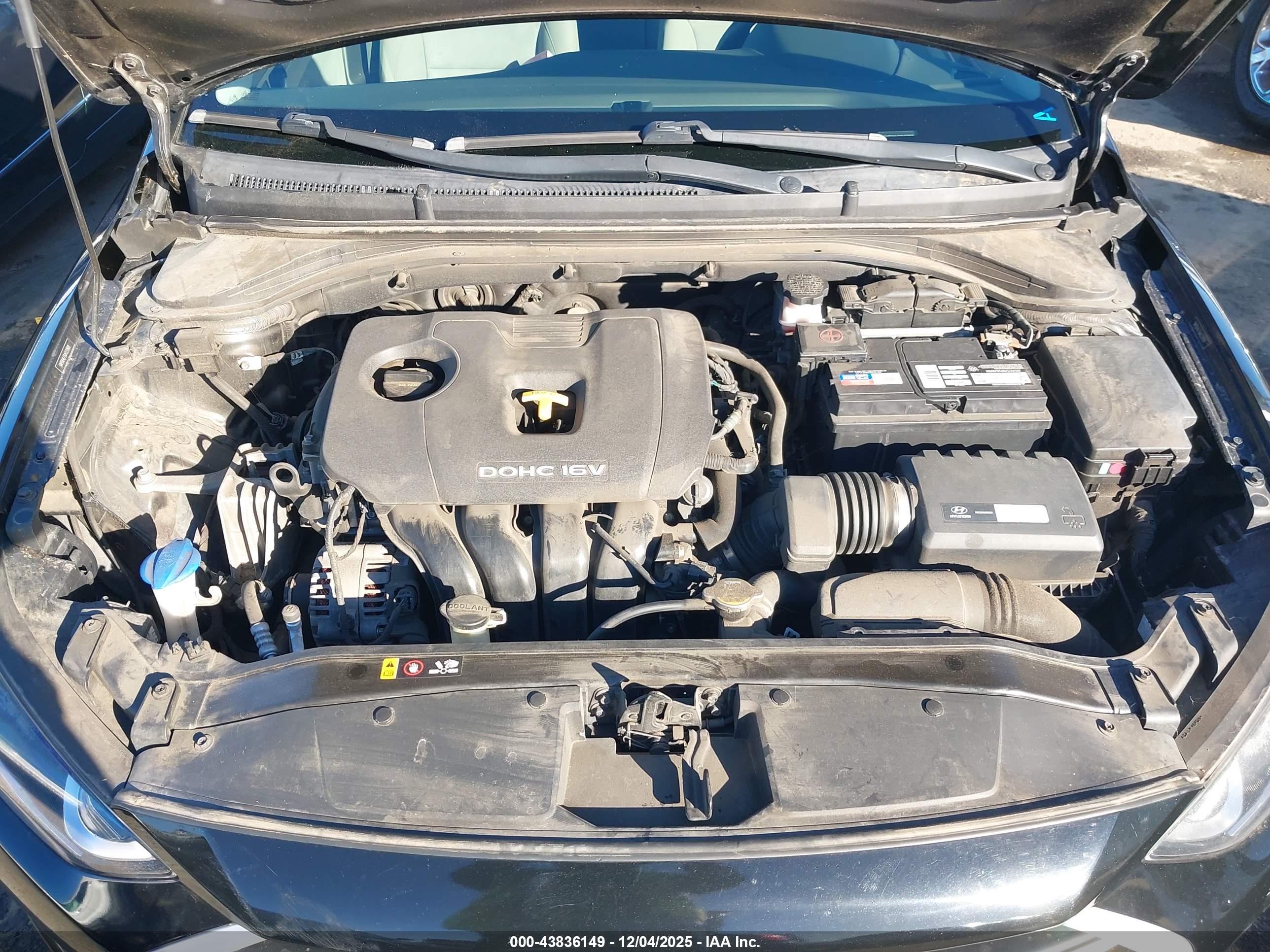 HYUNDAI ELANTRA image 10