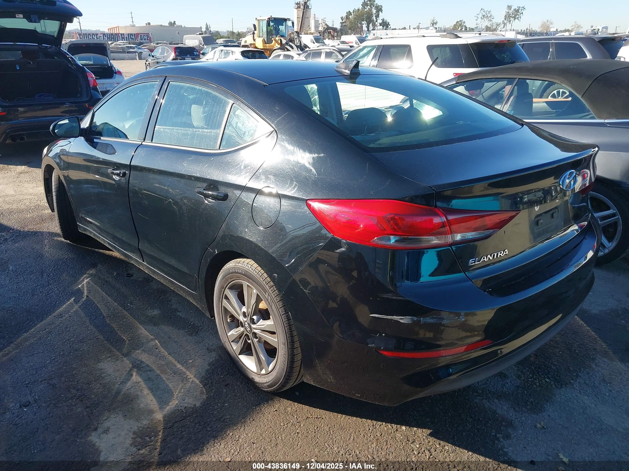 HYUNDAI ELANTRA image 3