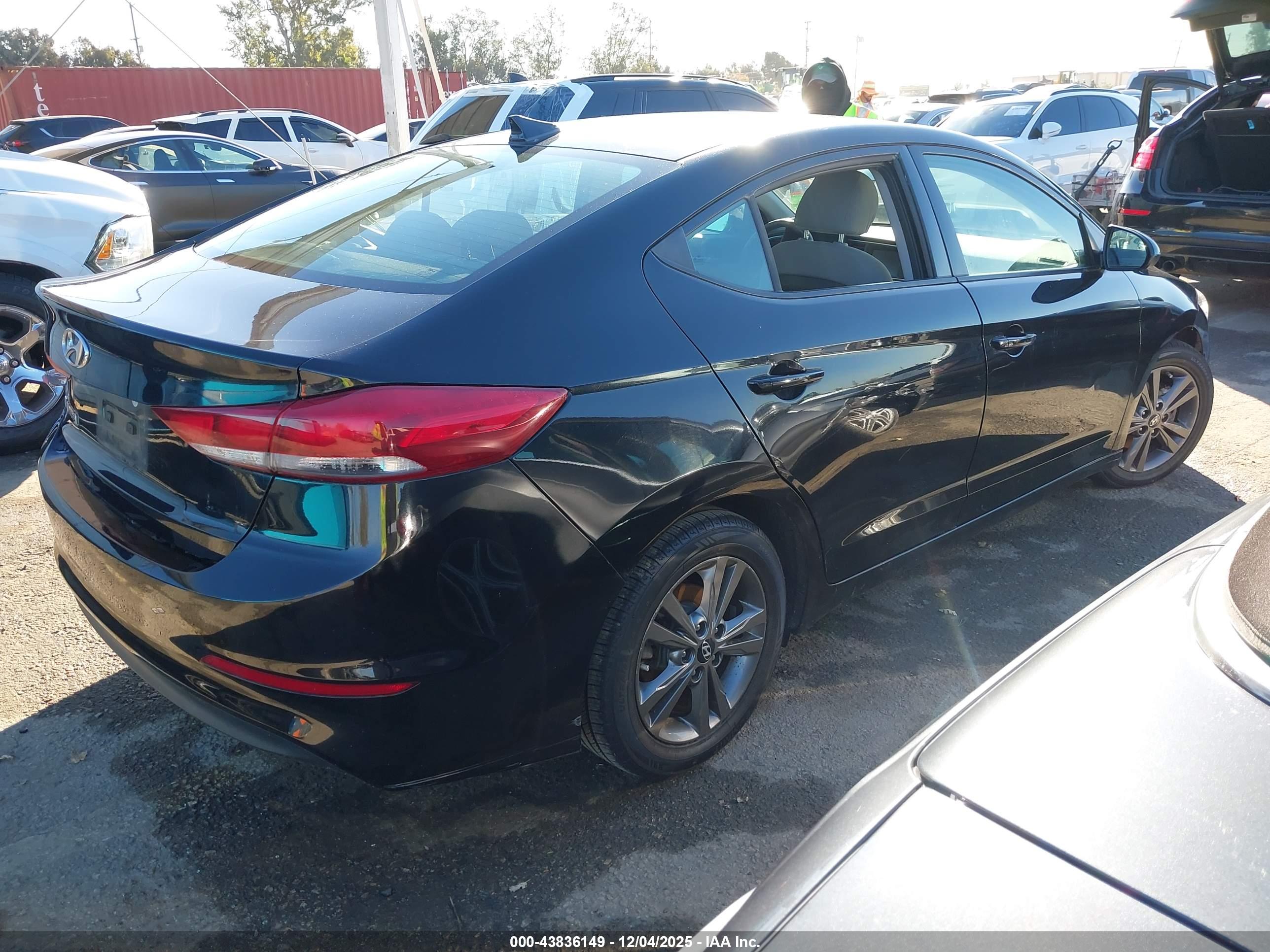 HYUNDAI ELANTRA image 4