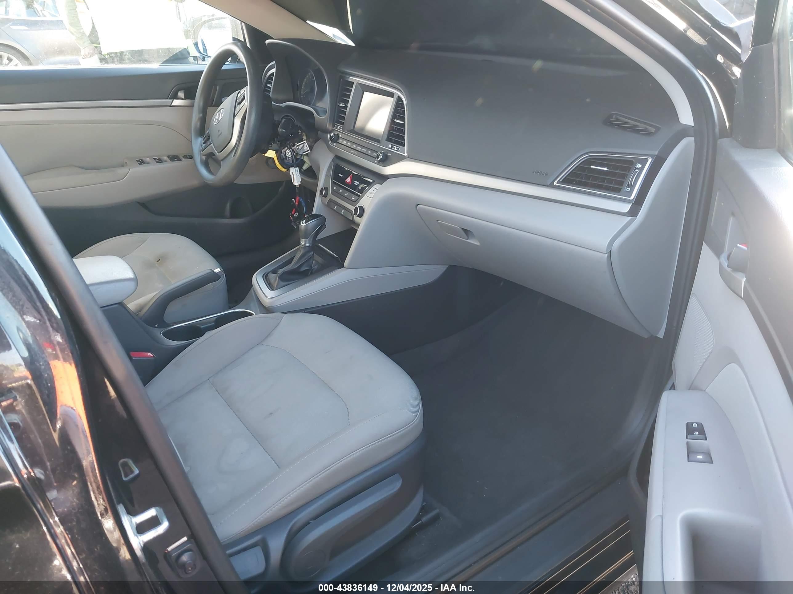 HYUNDAI ELANTRA image 5