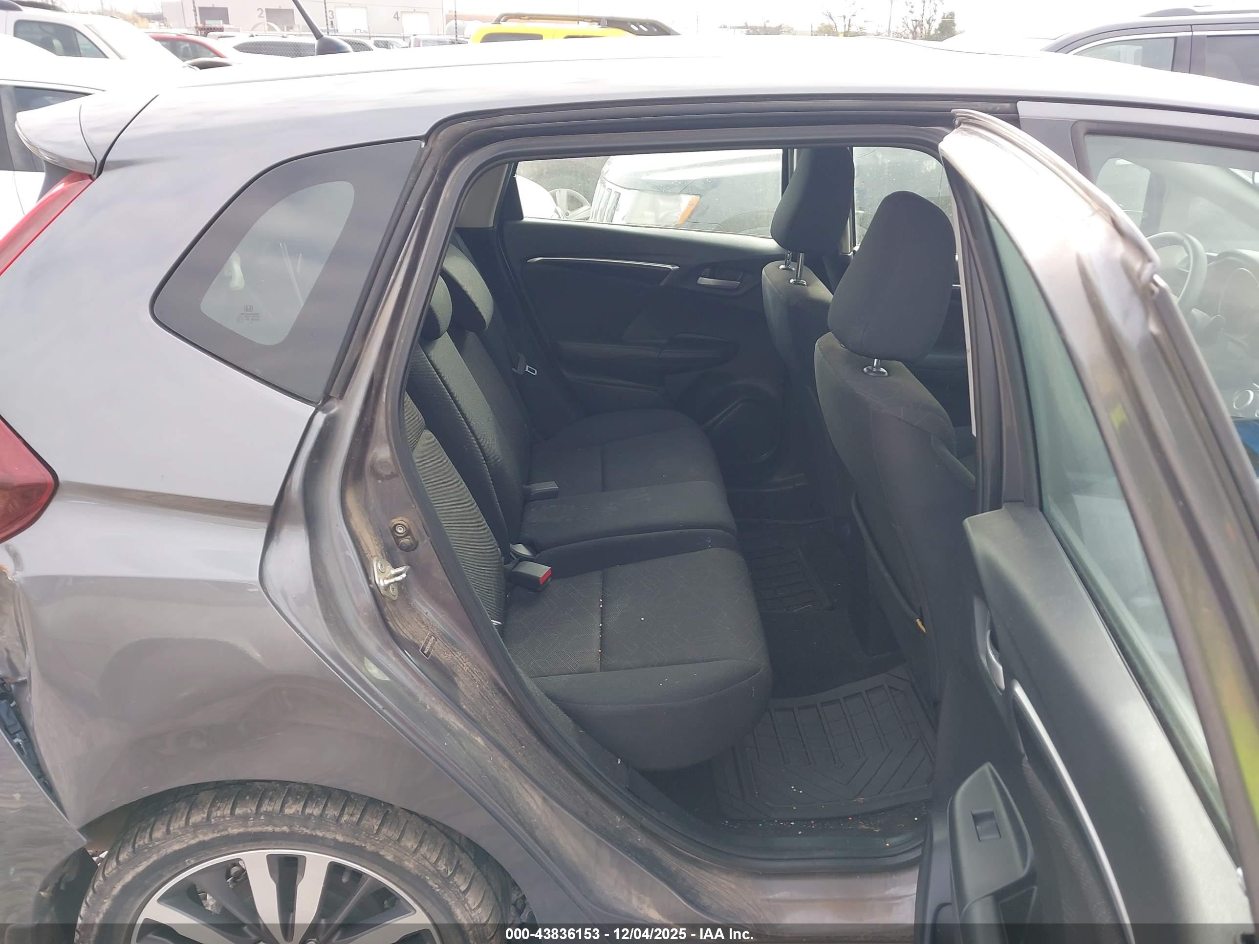 HONDA FIT image 8