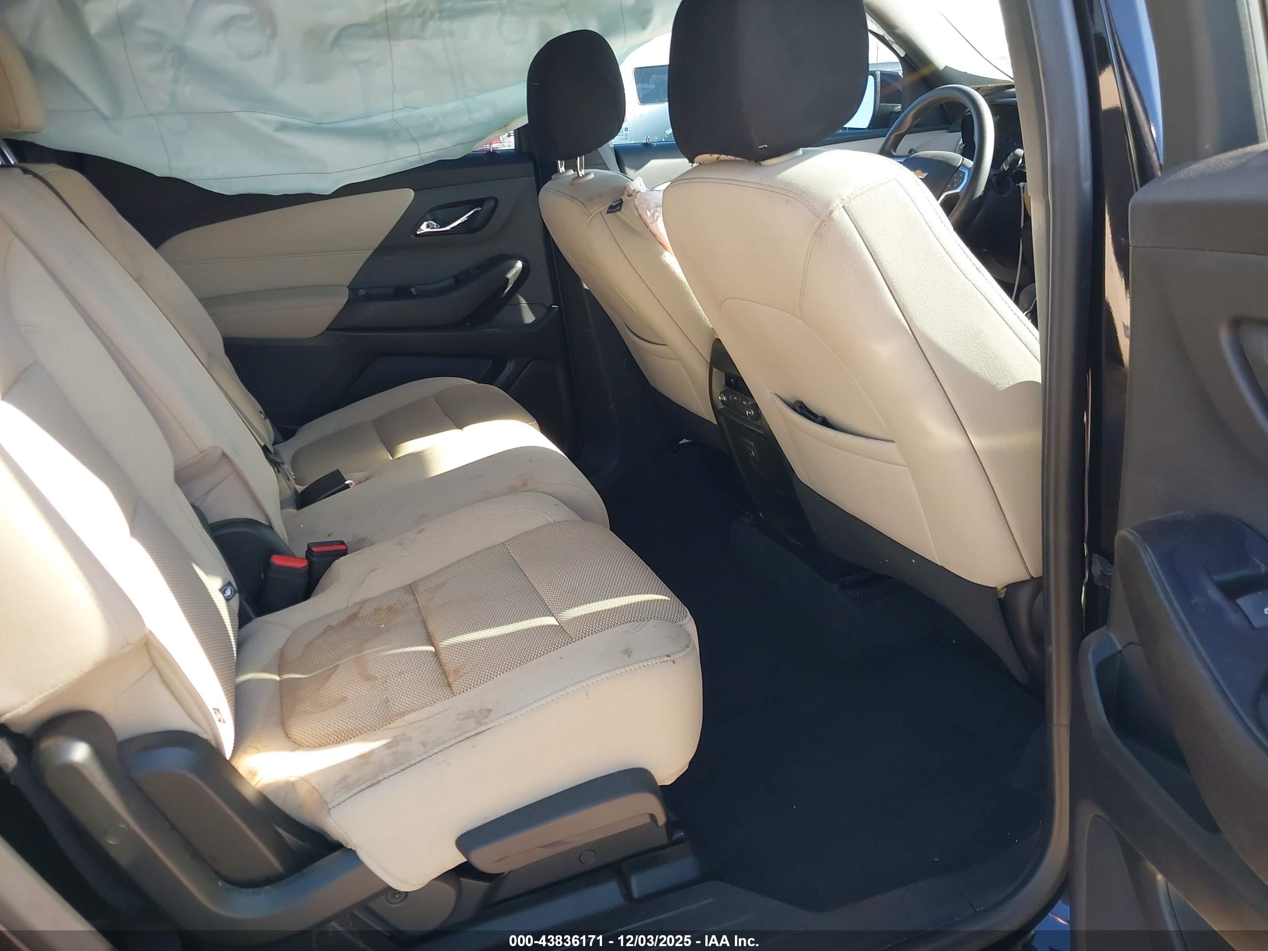 CHEVROLET TRAVERSE image 8