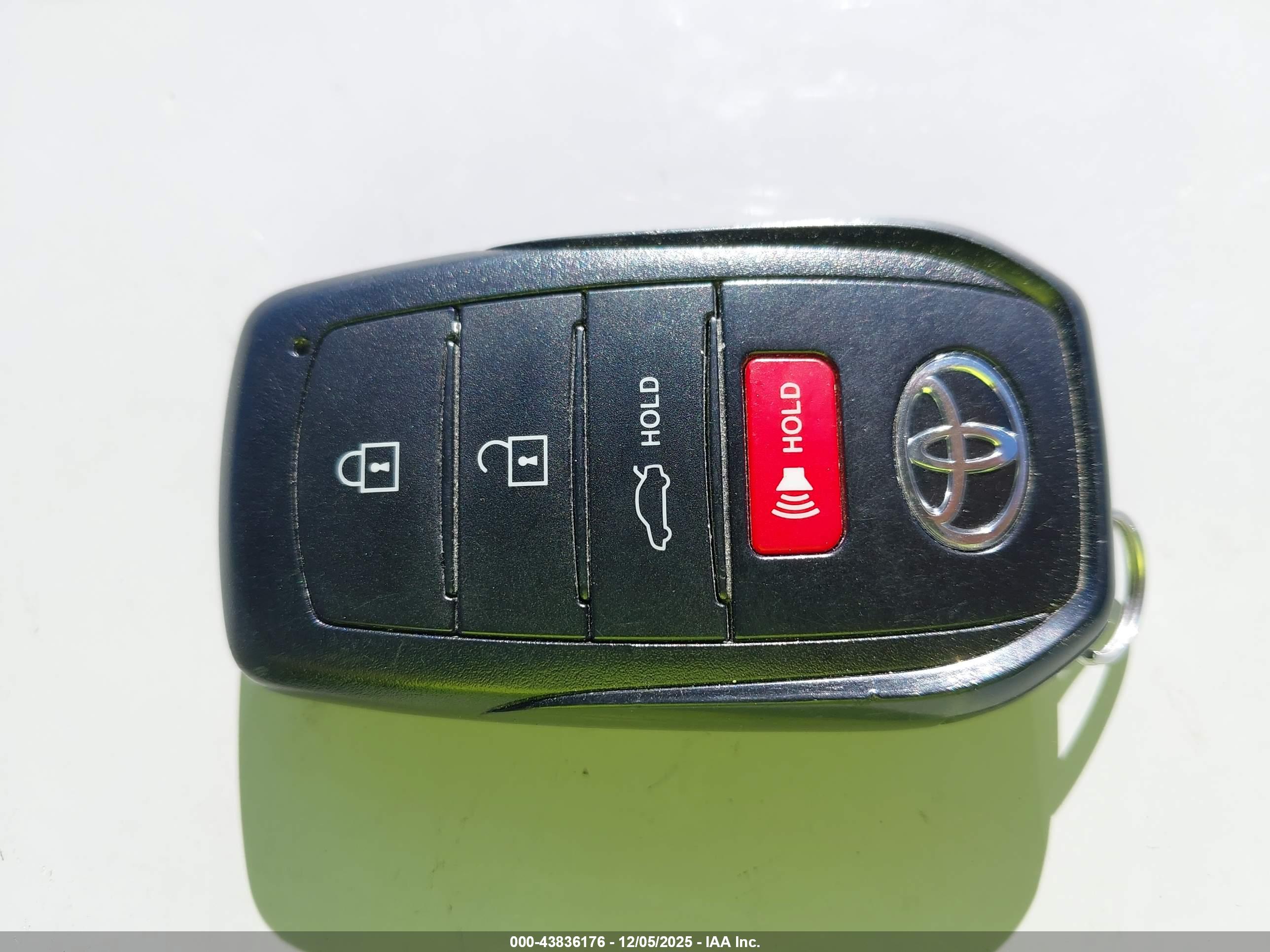 TOYOTA CAMRY image 11