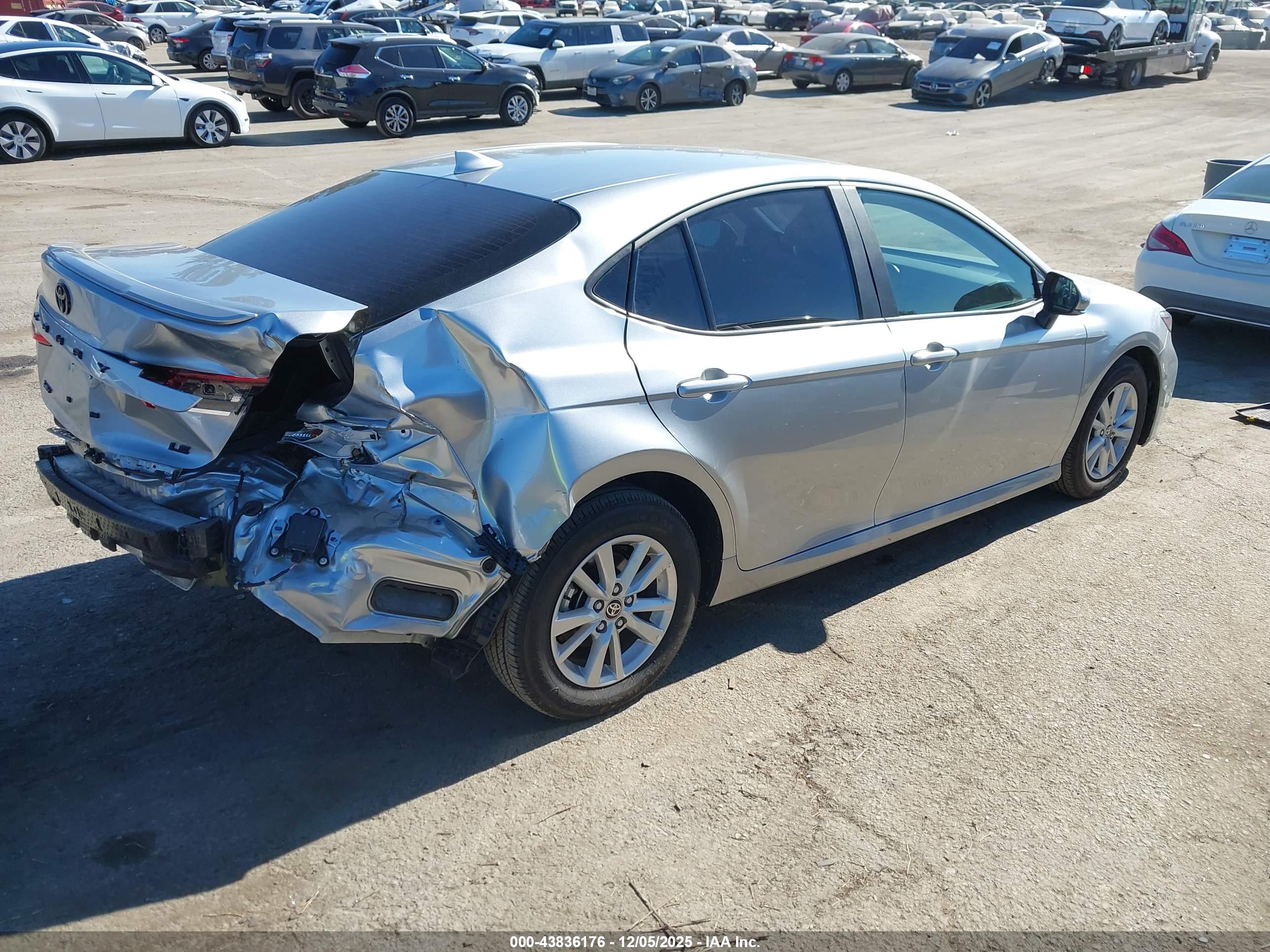 TOYOTA CAMRY image 4