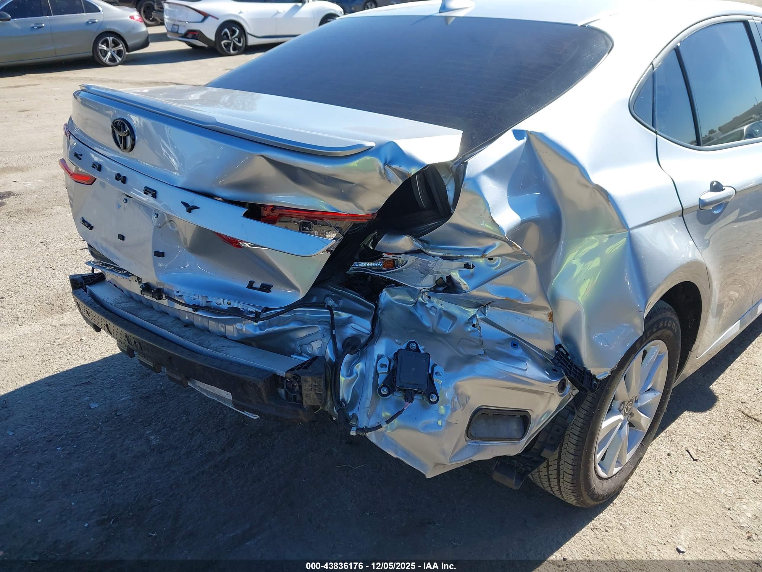 TOYOTA CAMRY image 6