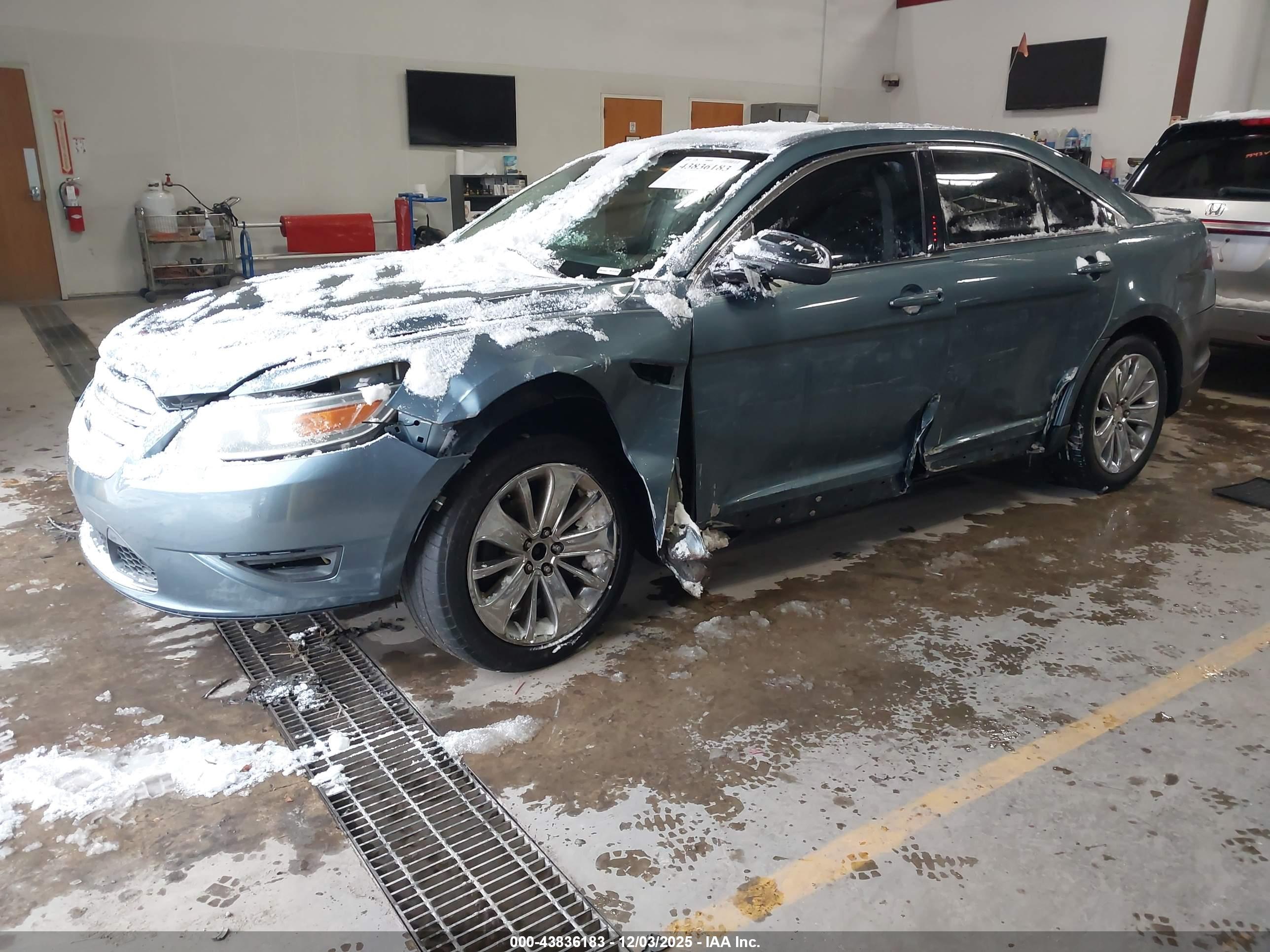 FORD TAURUS image 2