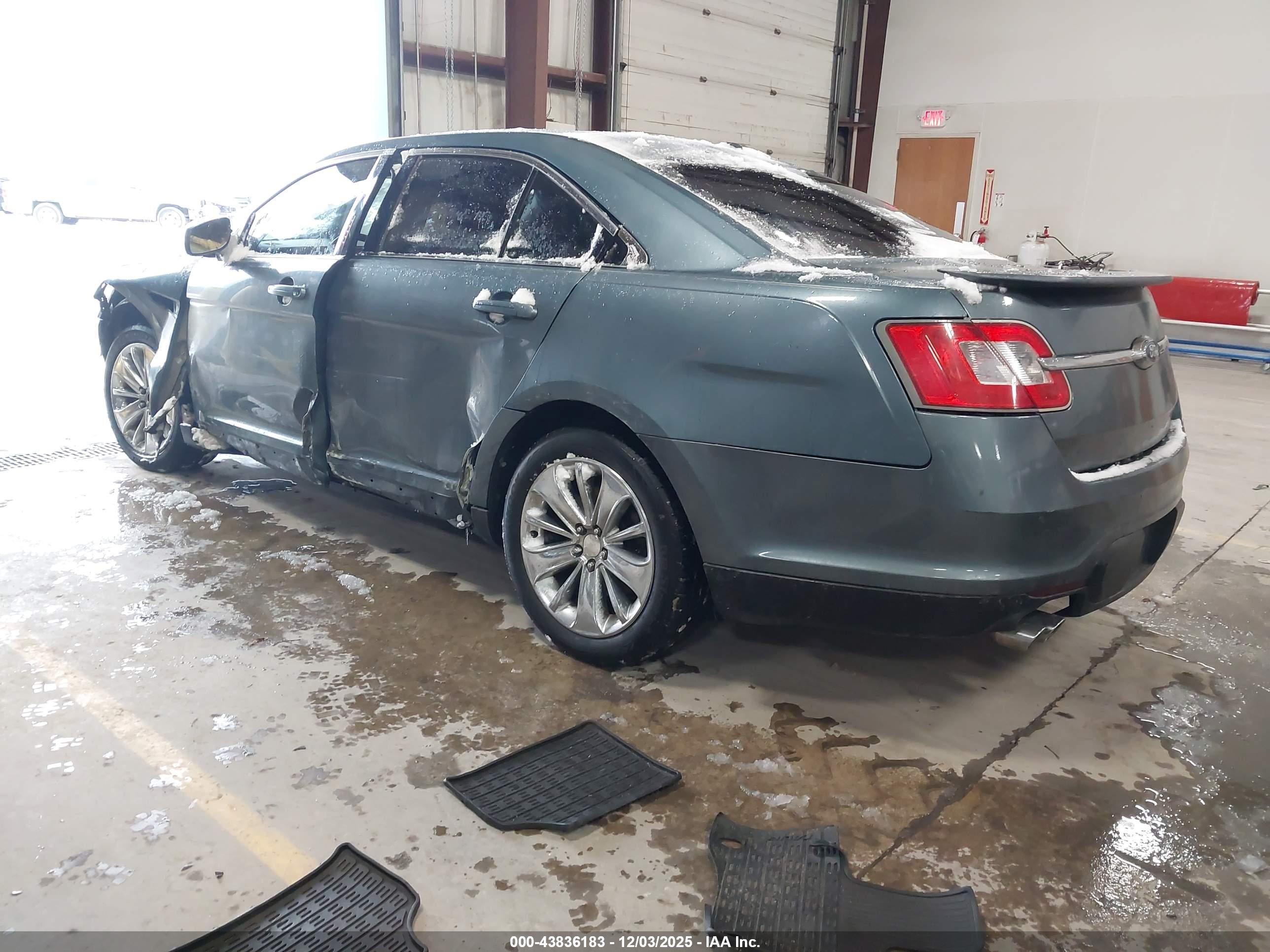 FORD TAURUS image 3