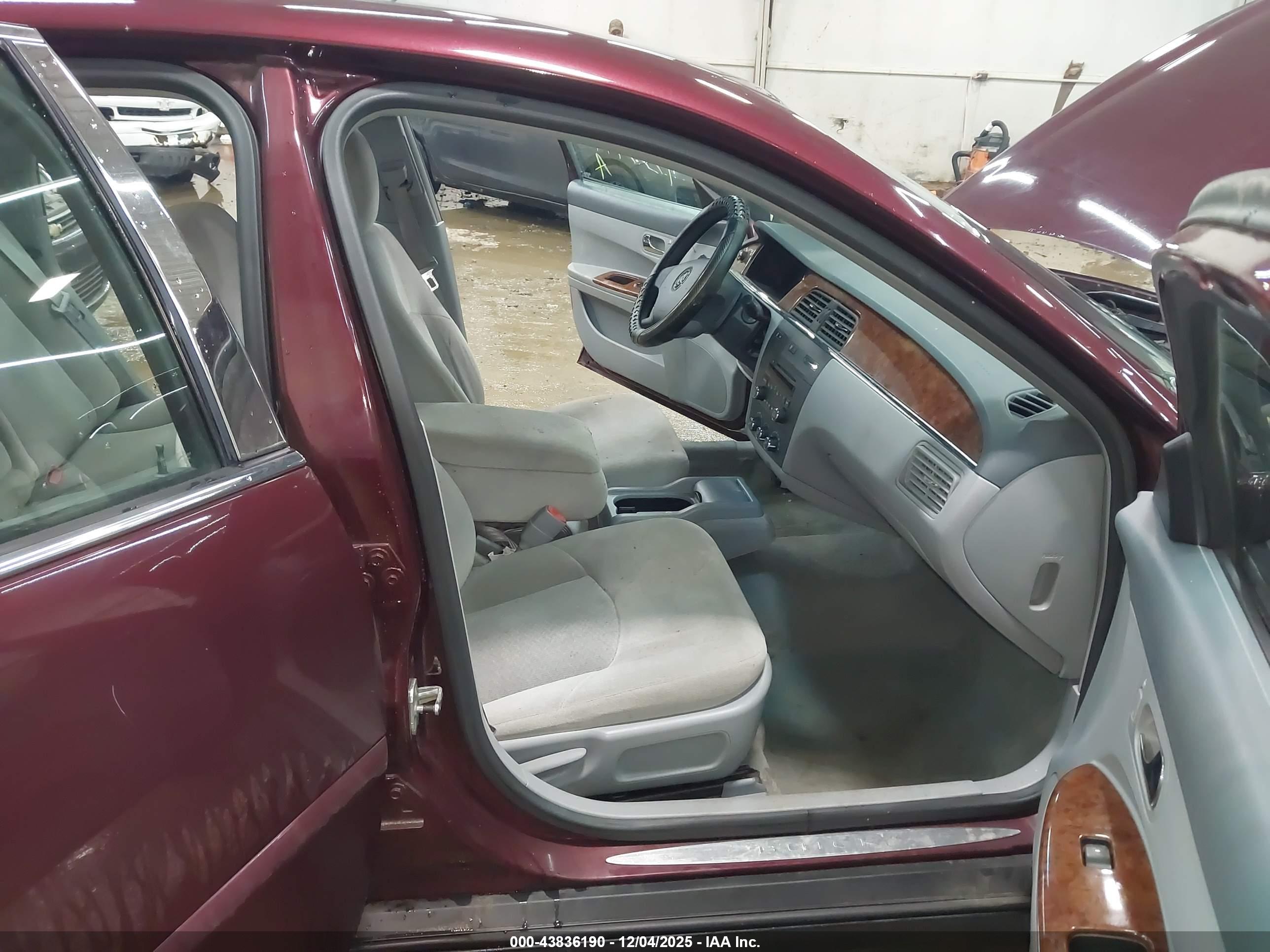 BUICK LACROSSE image 5