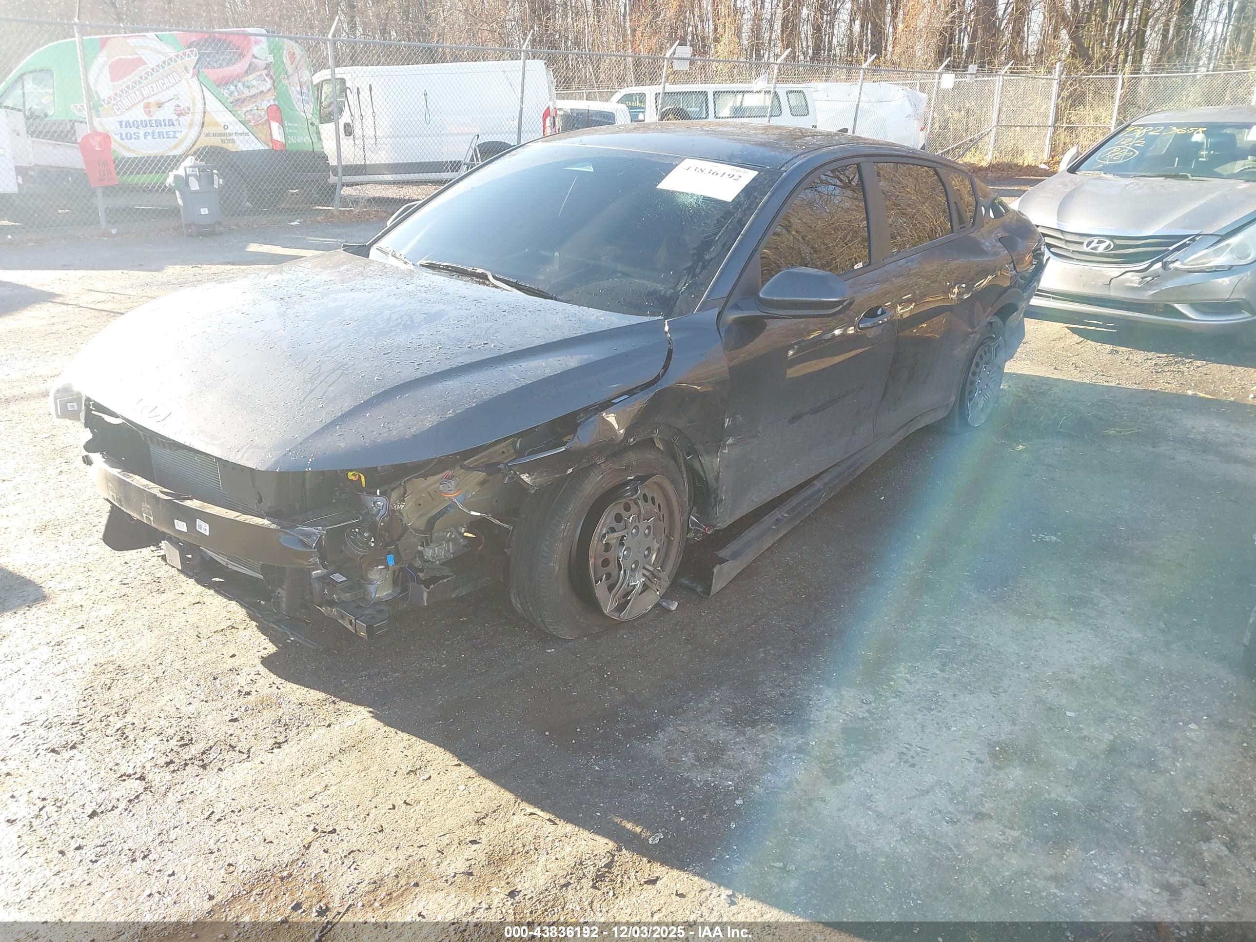 KIA K4 image 2