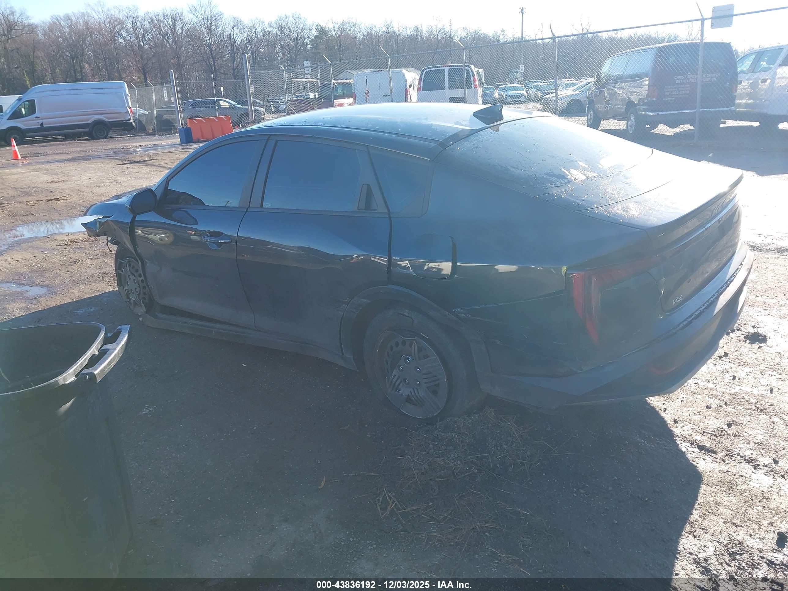 KIA K4 image 3