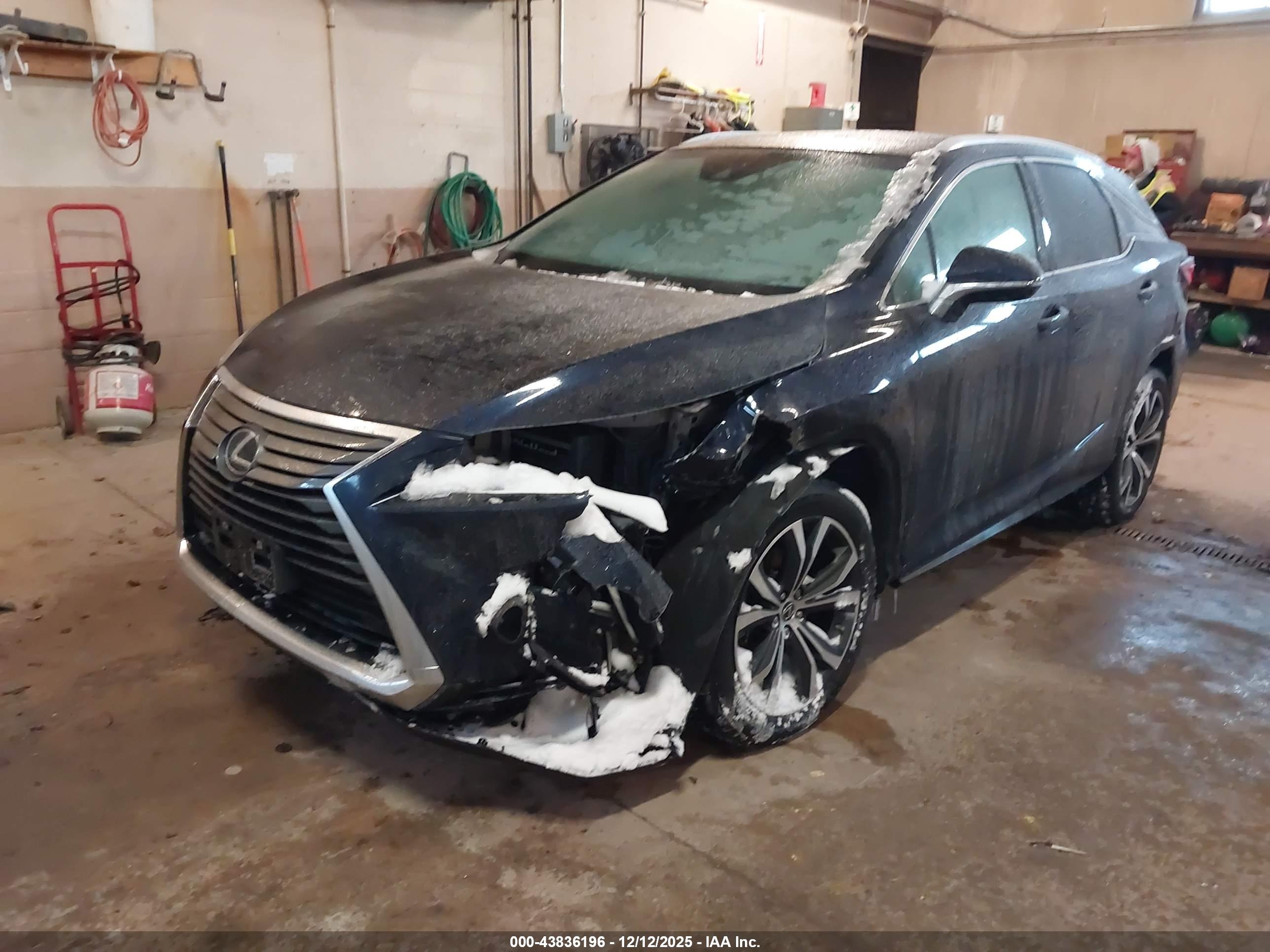 LEXUS RX image 2