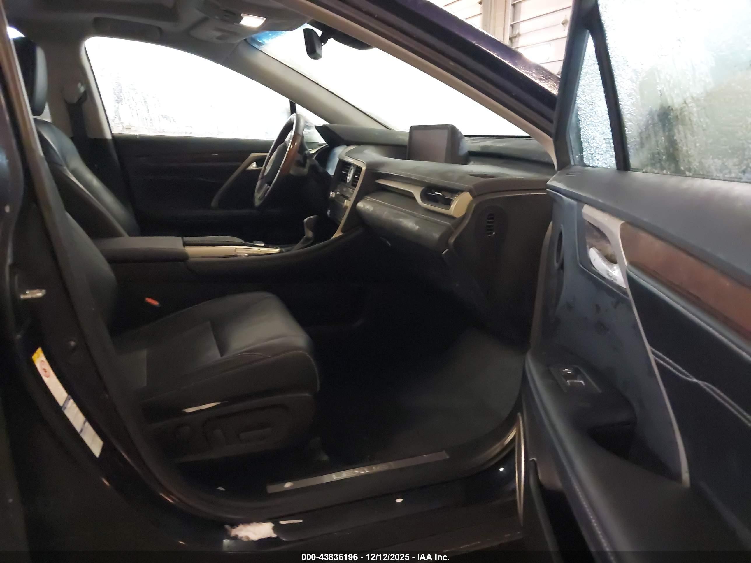 LEXUS RX image 5