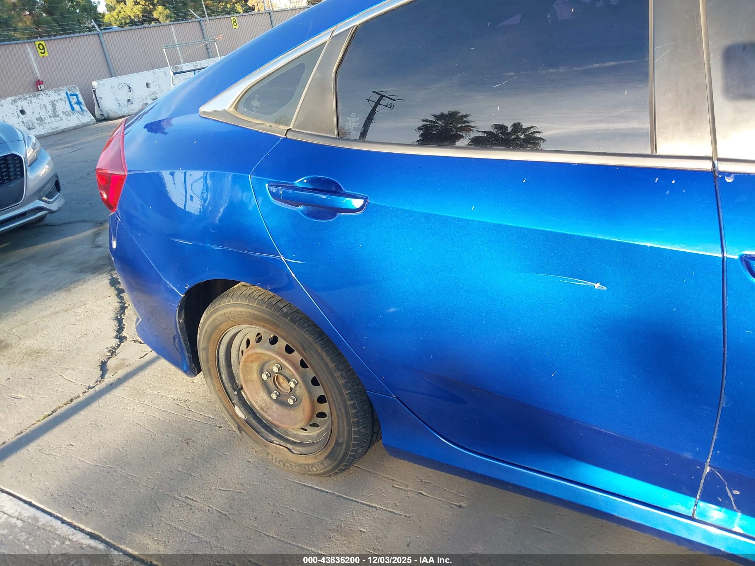 HONDA CIVIC image 6