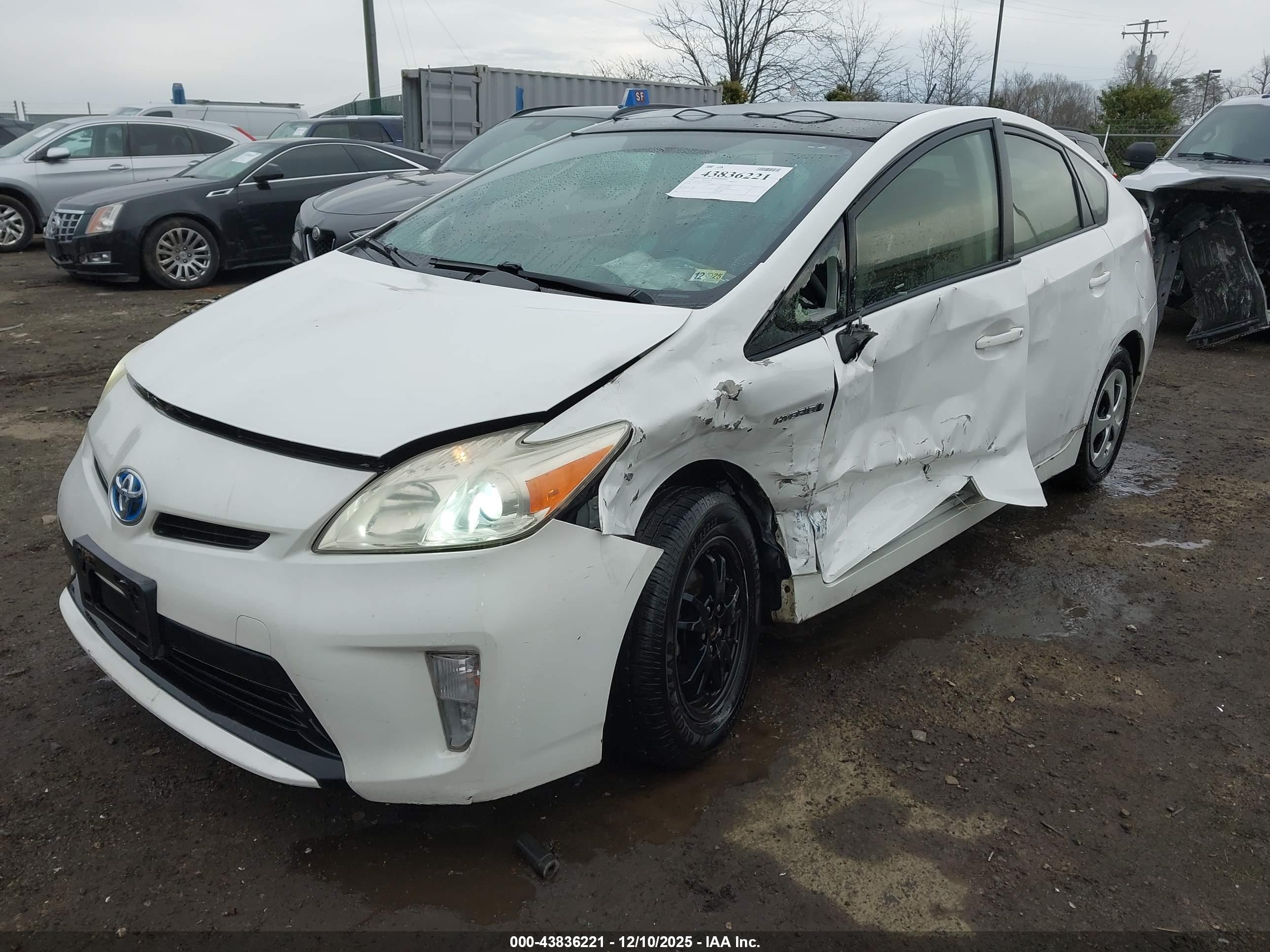 TOYOTA PRIUS image 2