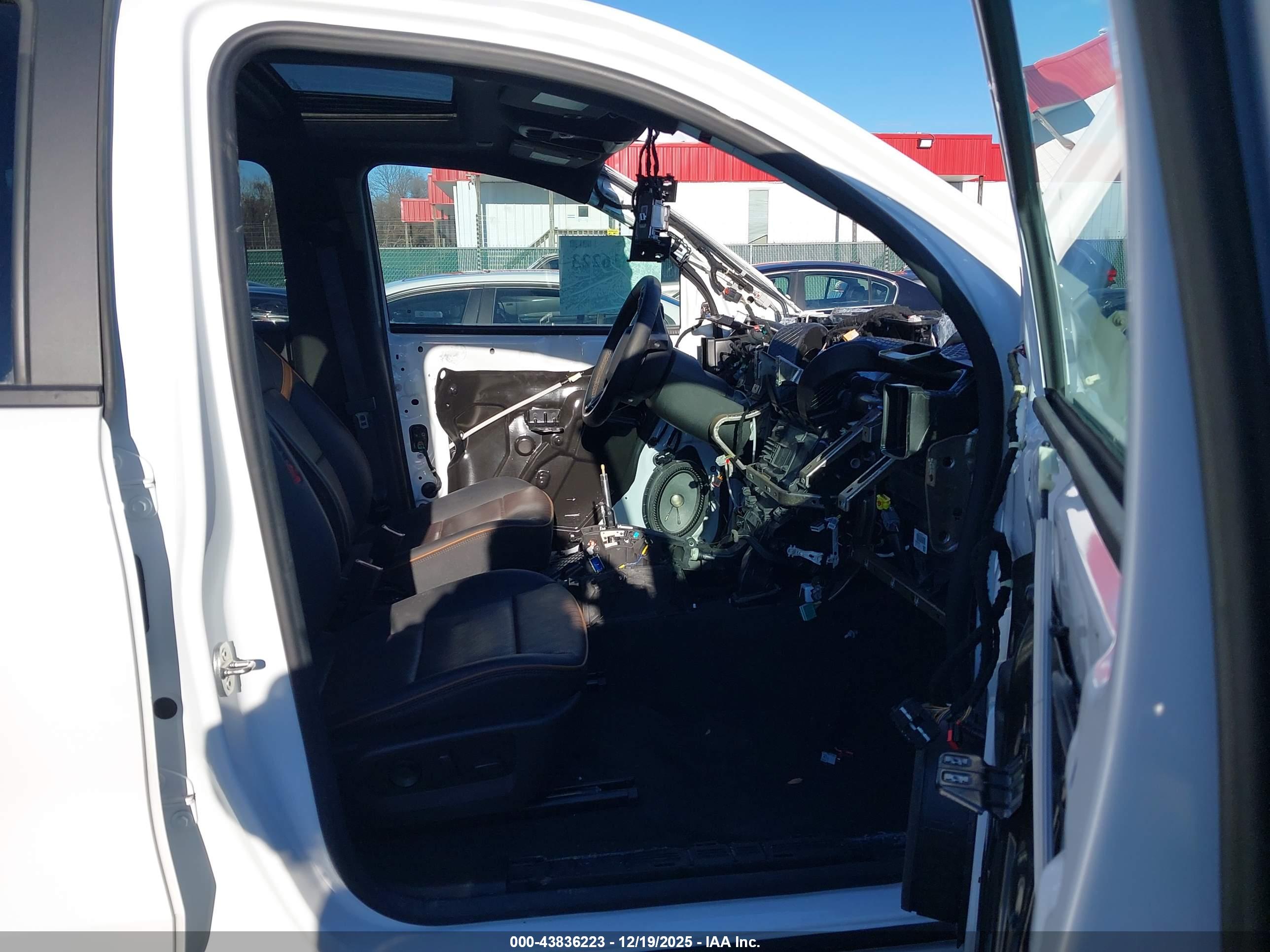 GMC CANYON image 5