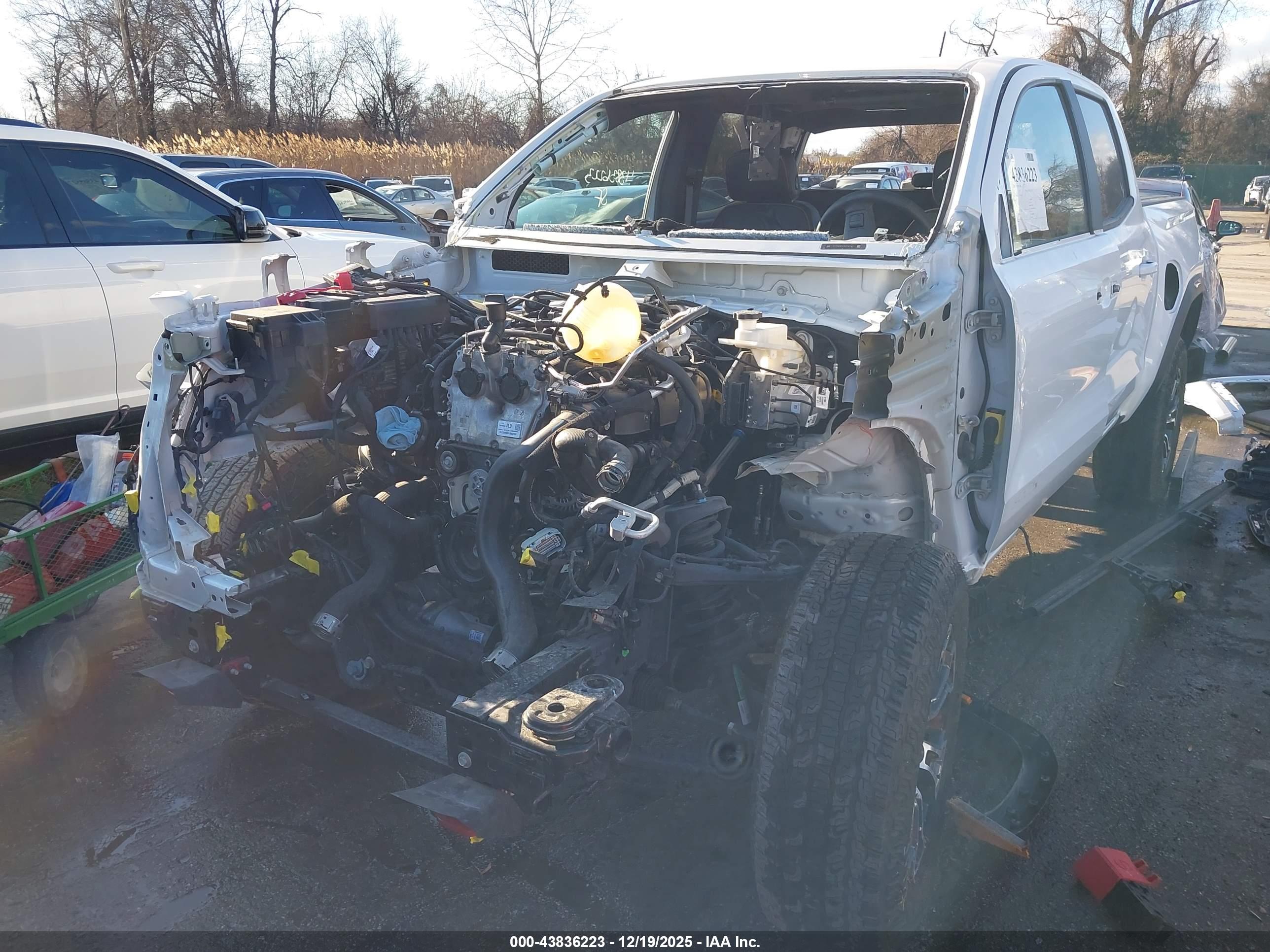 GMC CANYON image 6