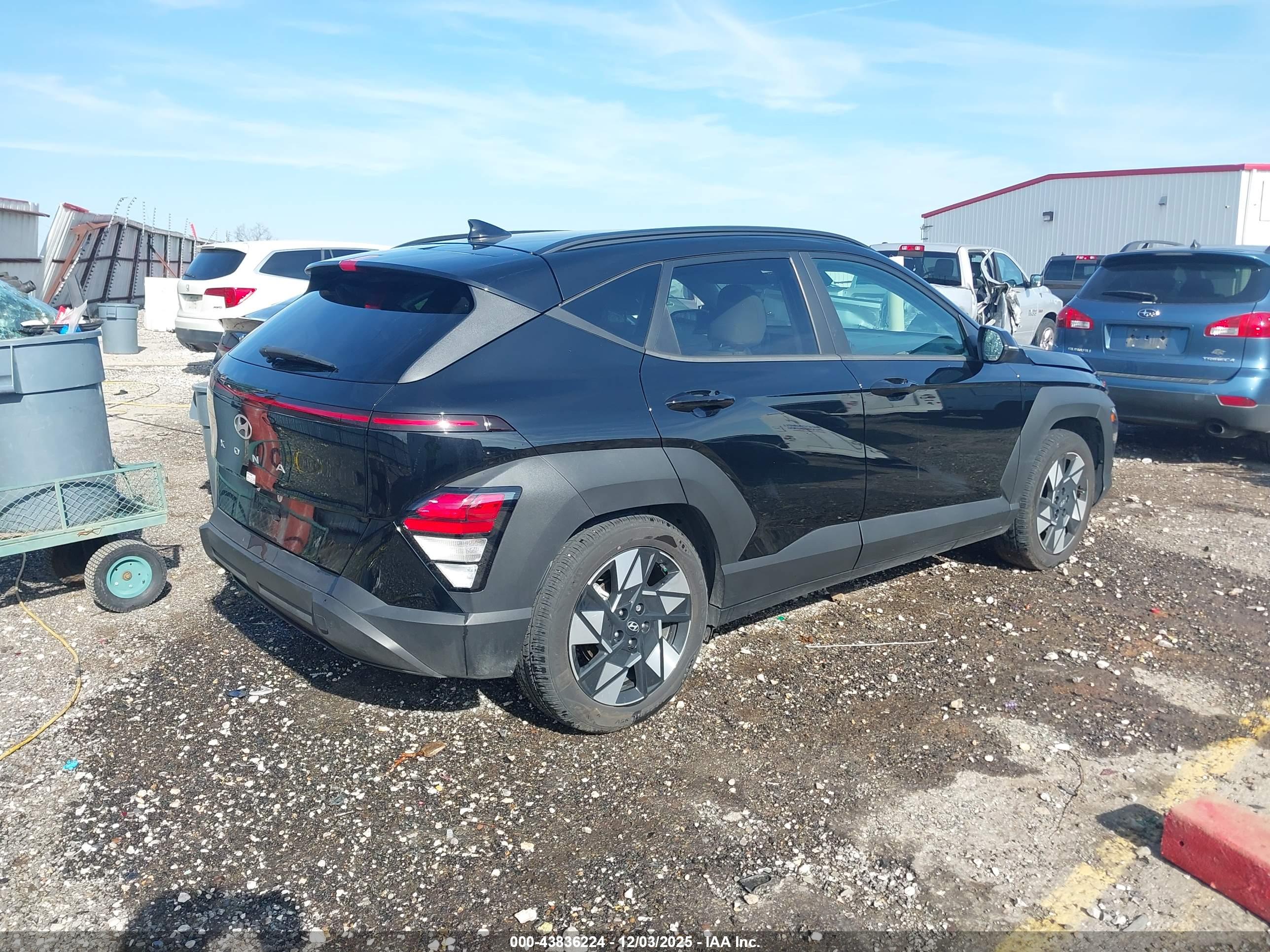 HYUNDAI KONA image 4