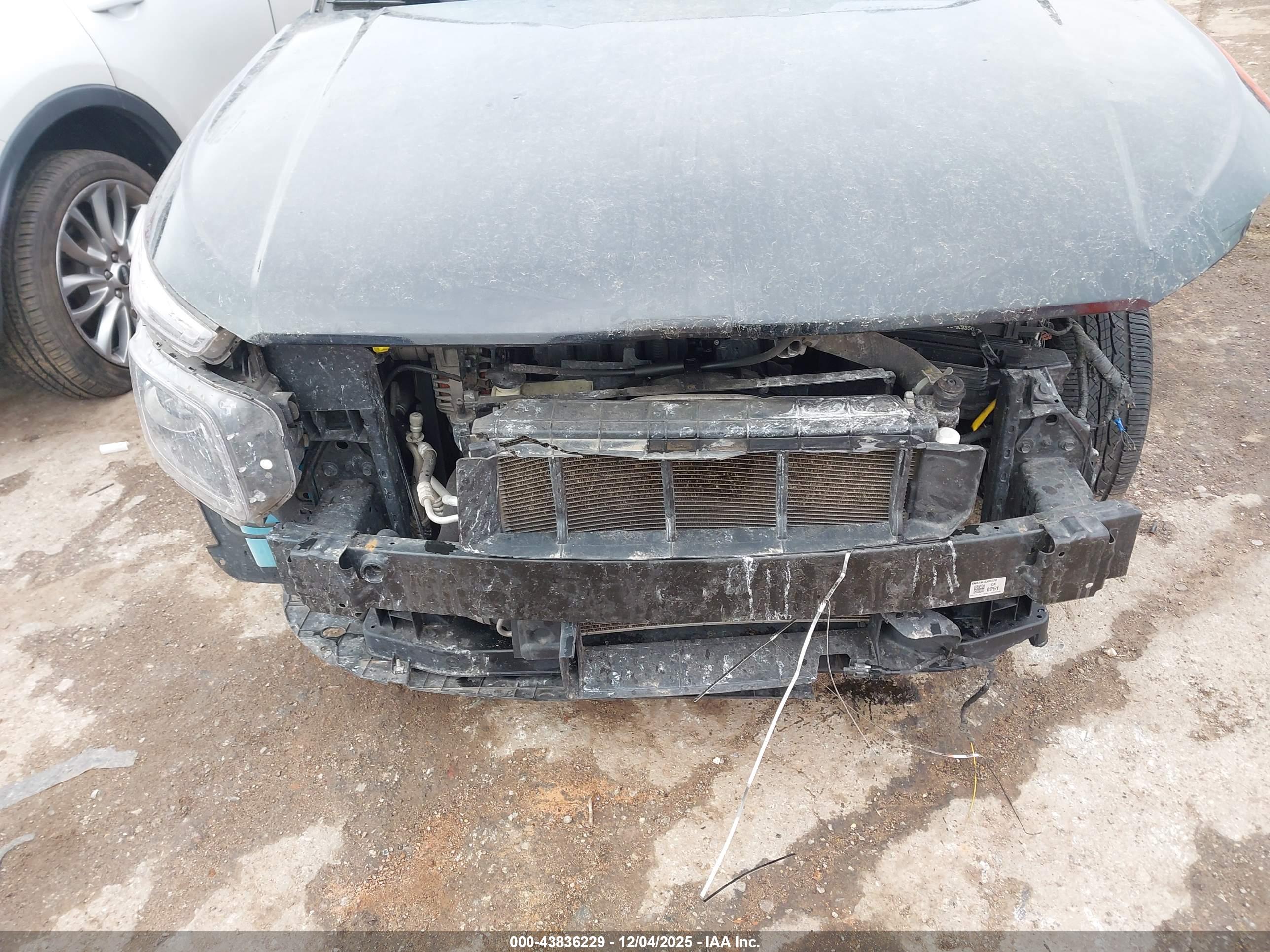 HYUNDAI VENUE image 6