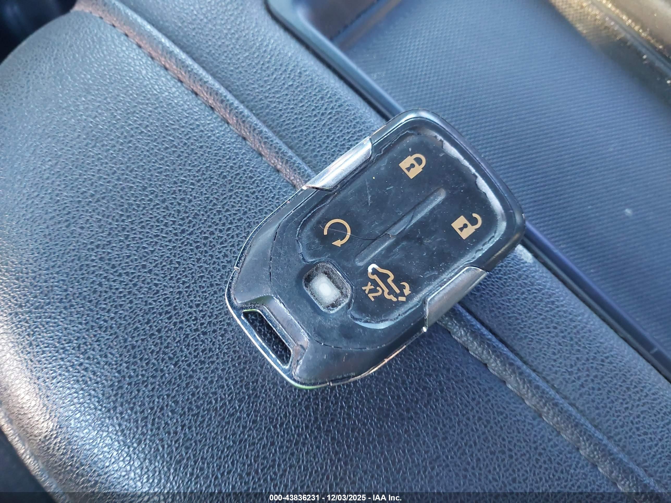 CHEVROLET SILVERADO image 11