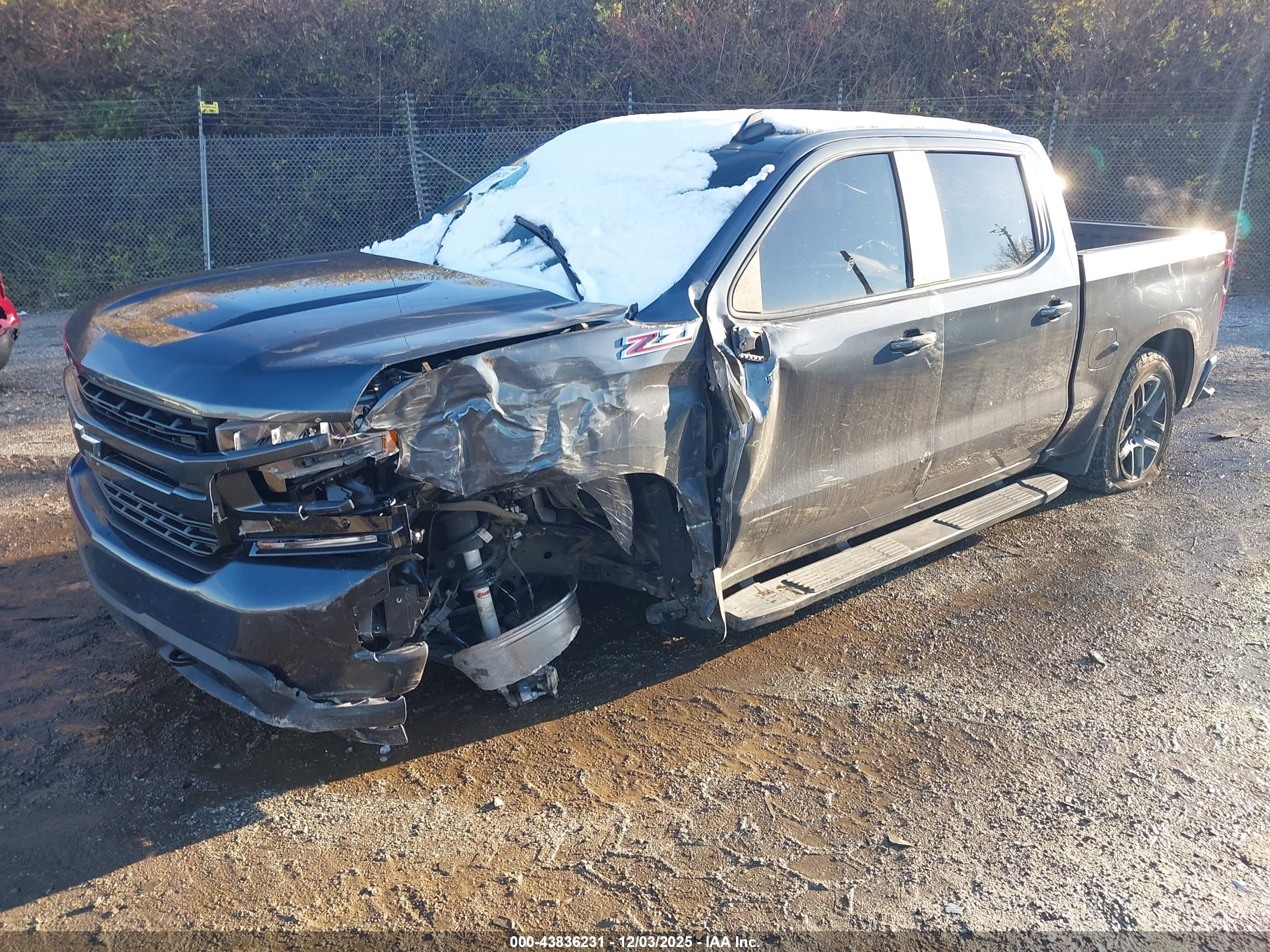 CHEVROLET SILVERADO image 2