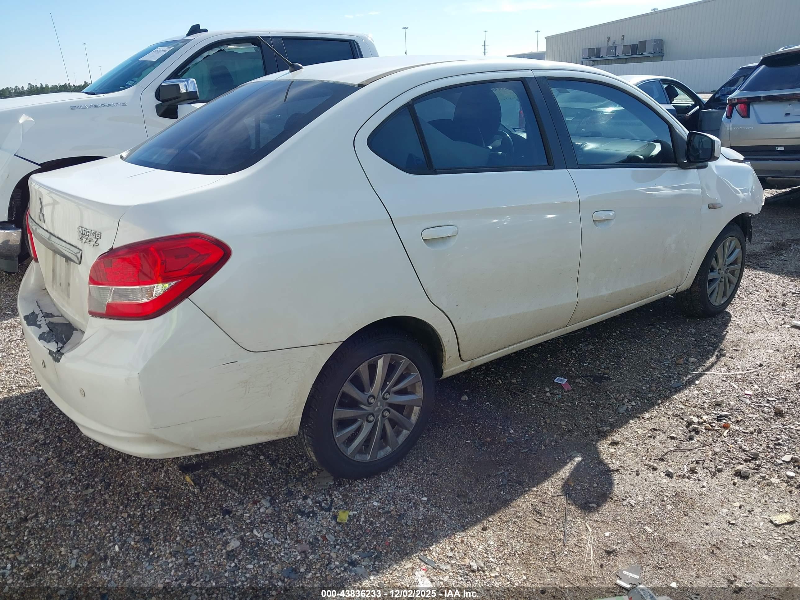 MITSUBISHI MIRAGE image 4