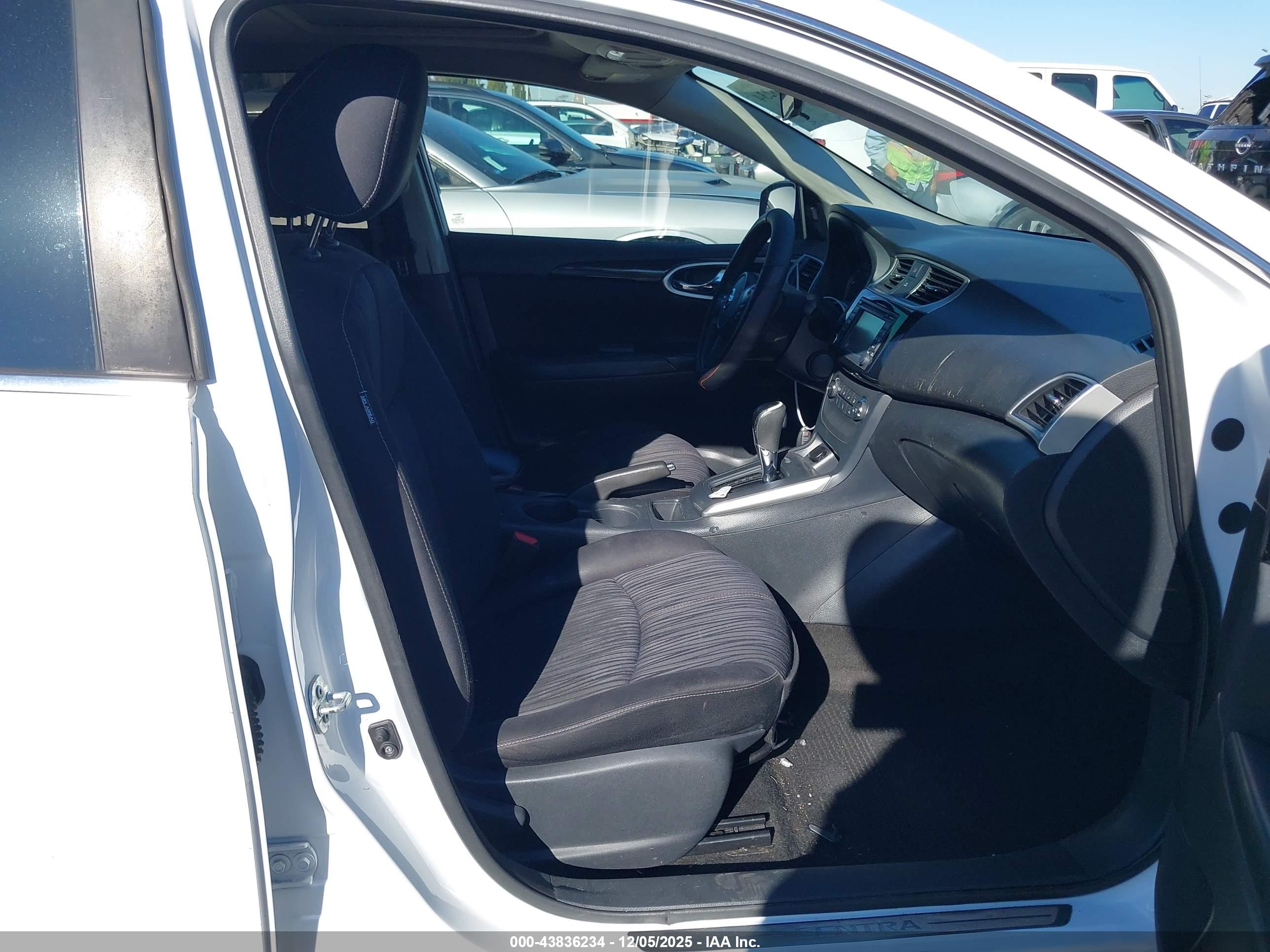 NISSAN SENTRA image 5