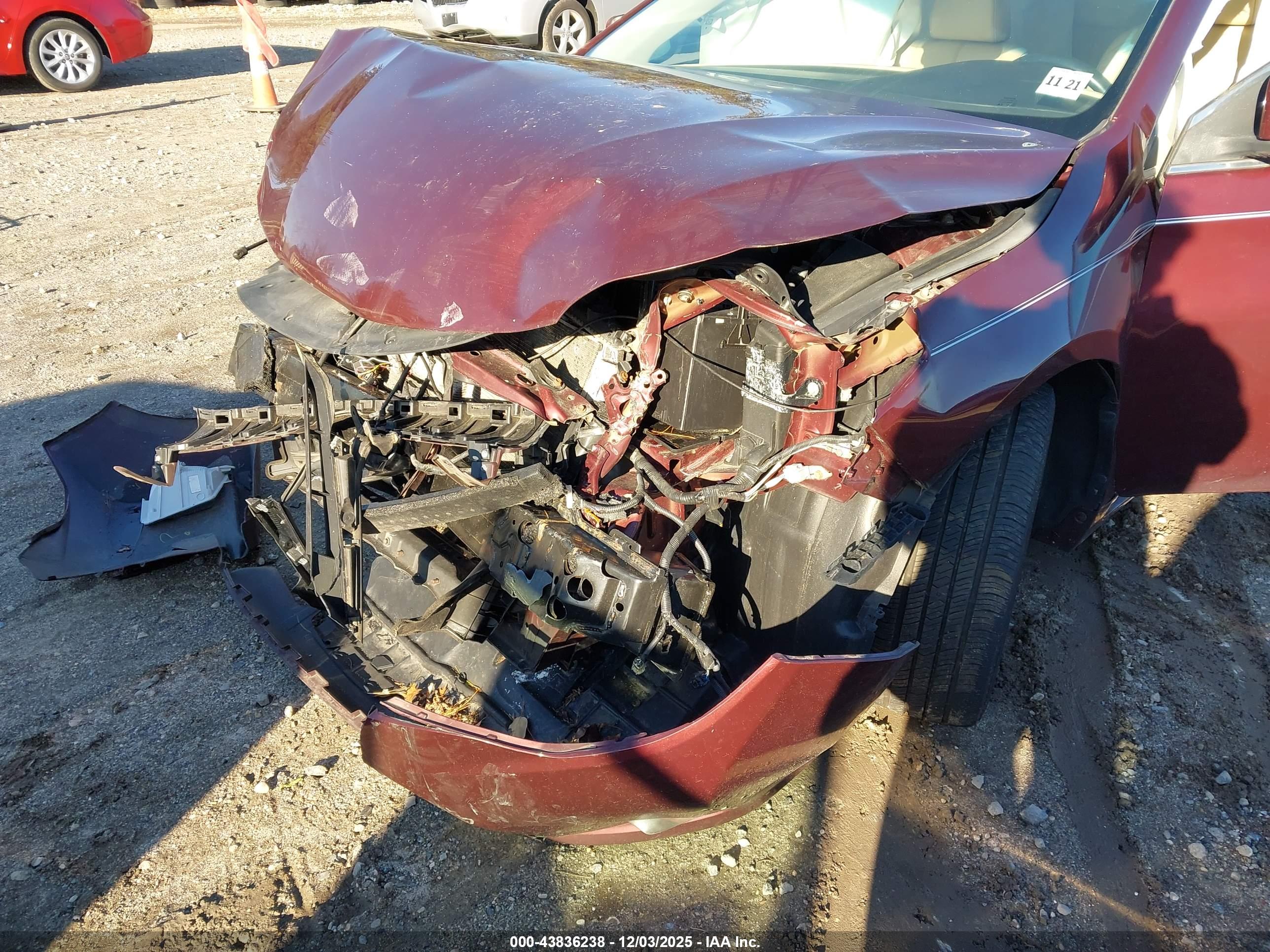 TOYOTA AVALON image 6