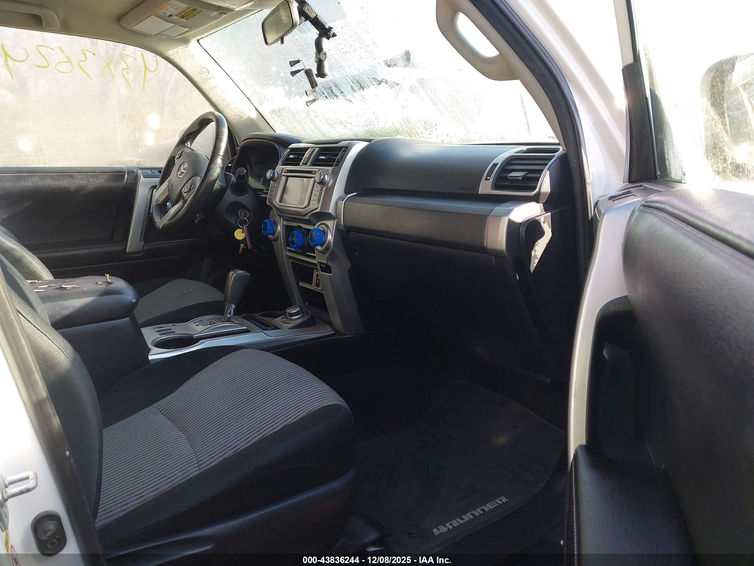 TOYOTA 4RUNNER image 5