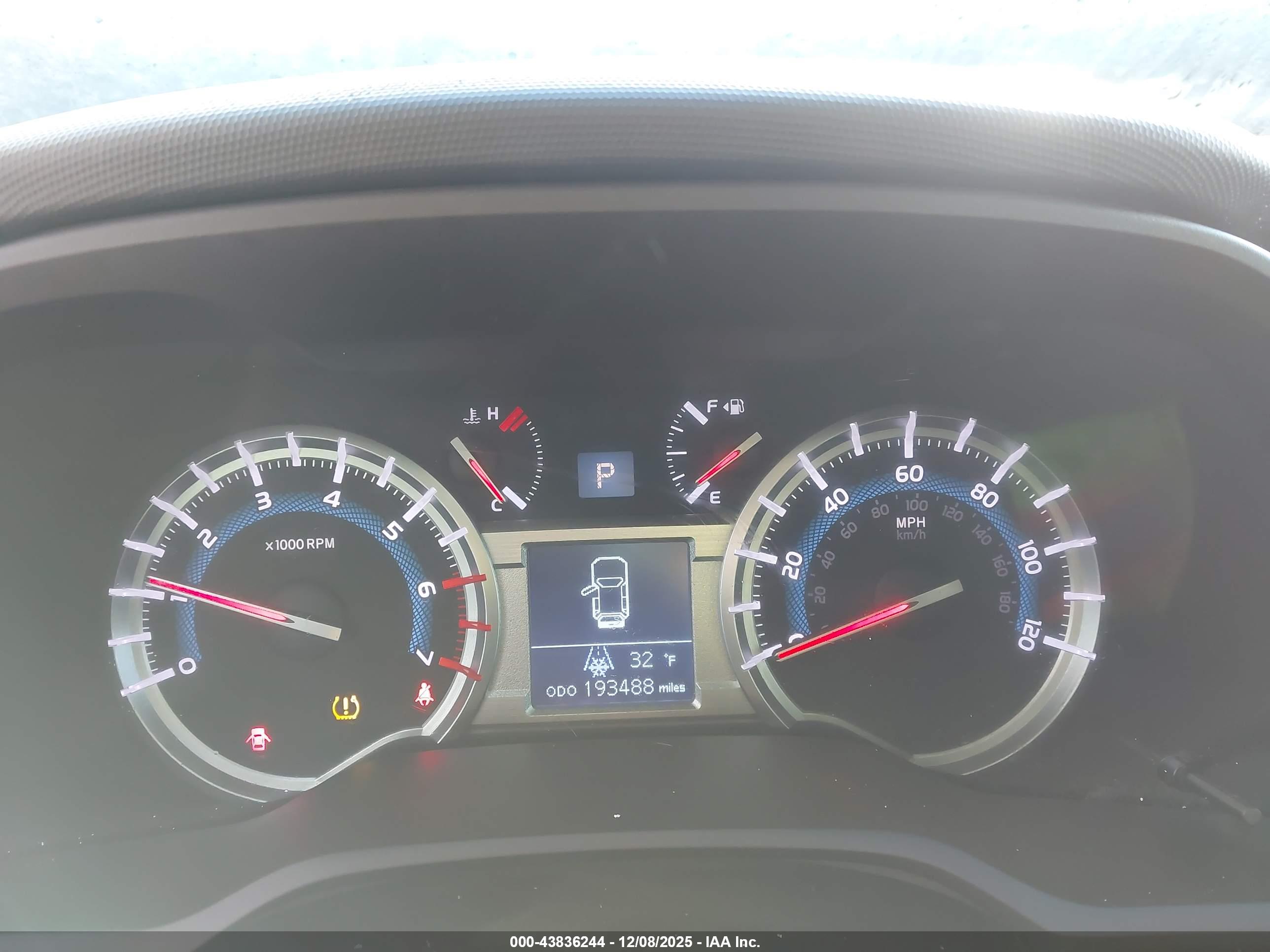 TOYOTA 4RUNNER image 7