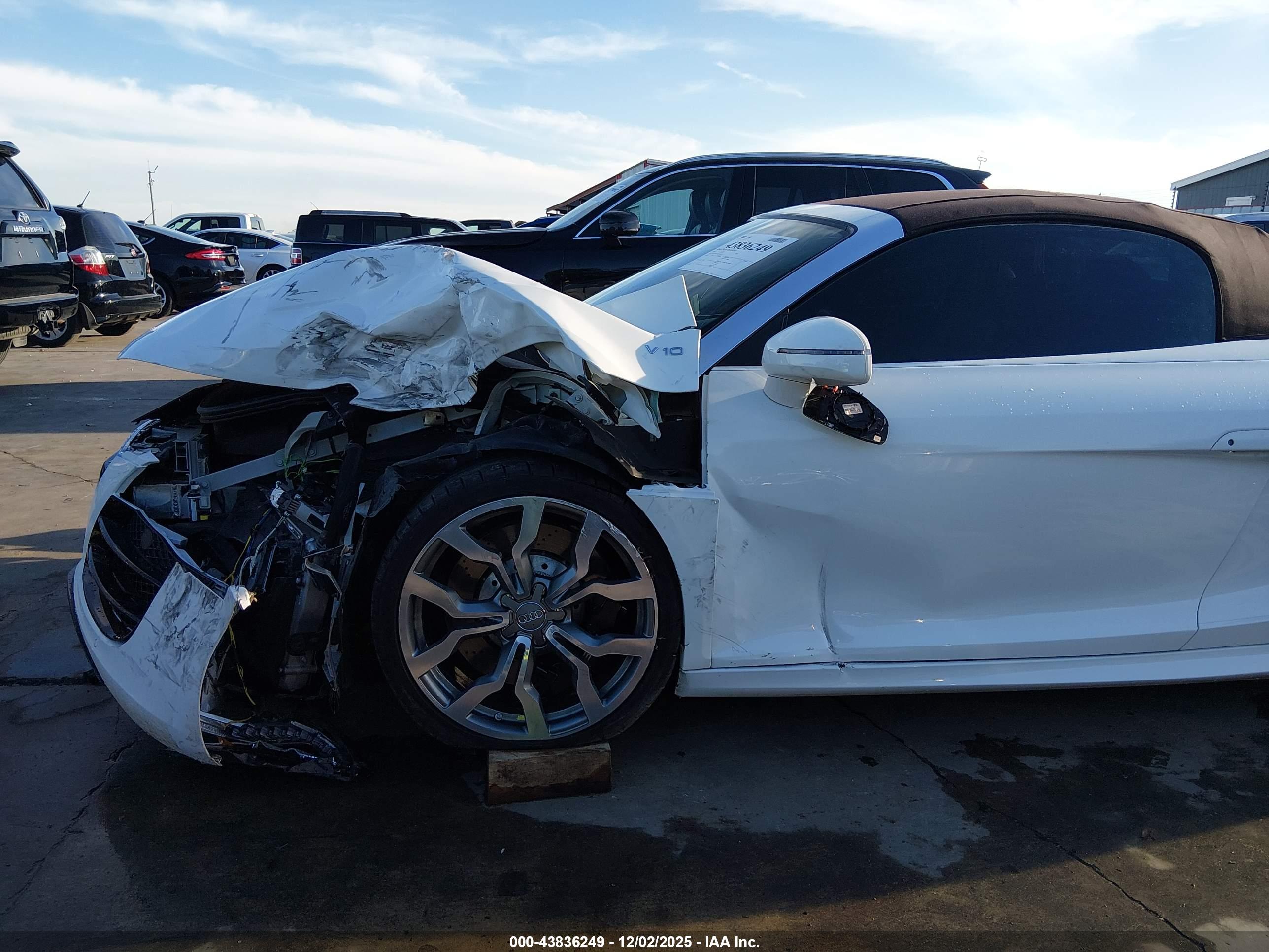 AUDI R8 image 6