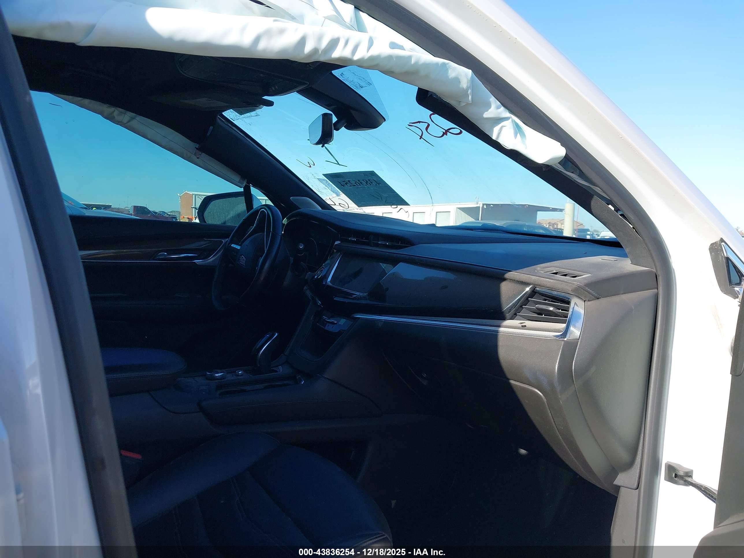 CADILLAC XT6 image 5