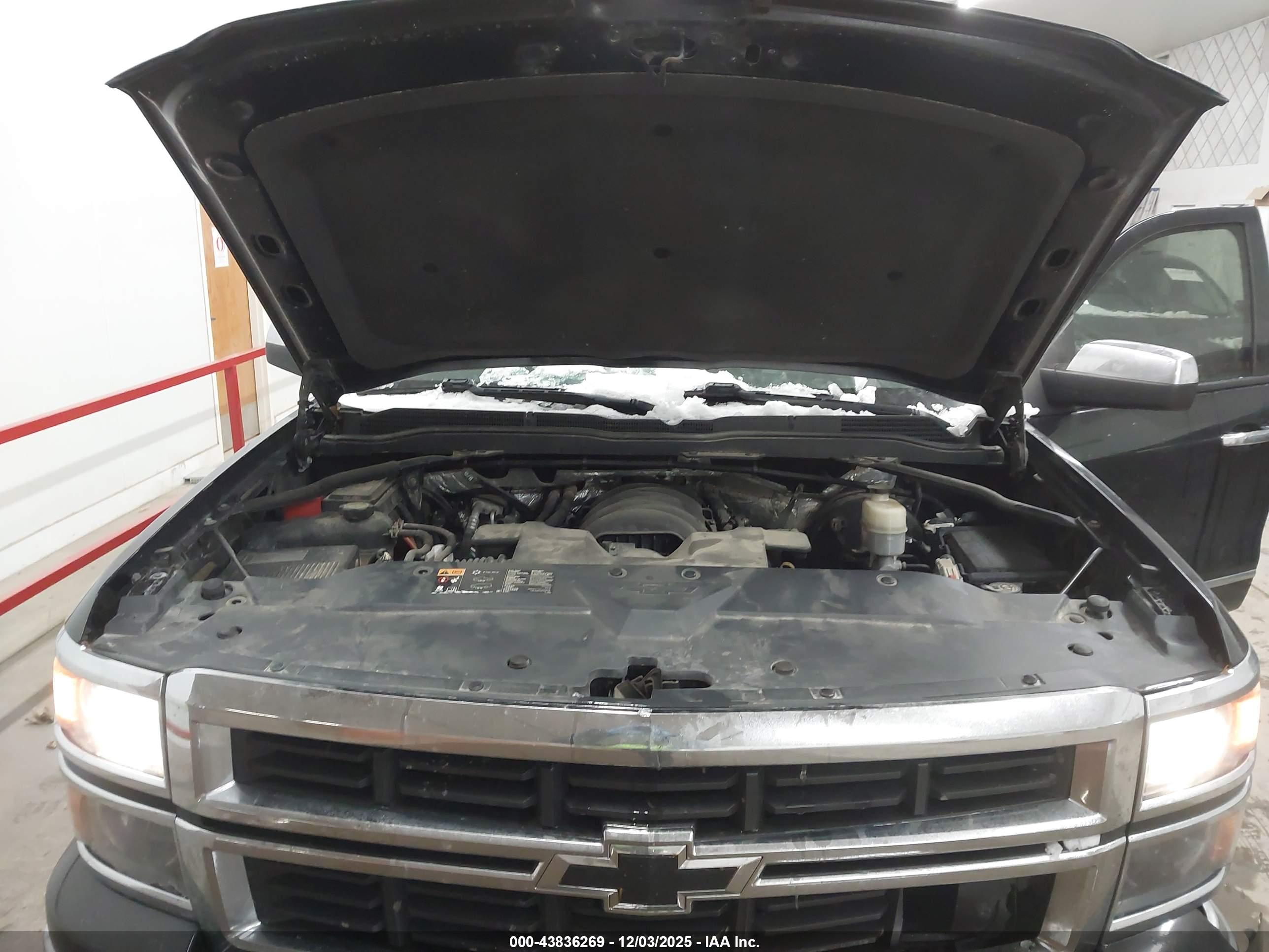CHEVROLET SILVERADO image 10