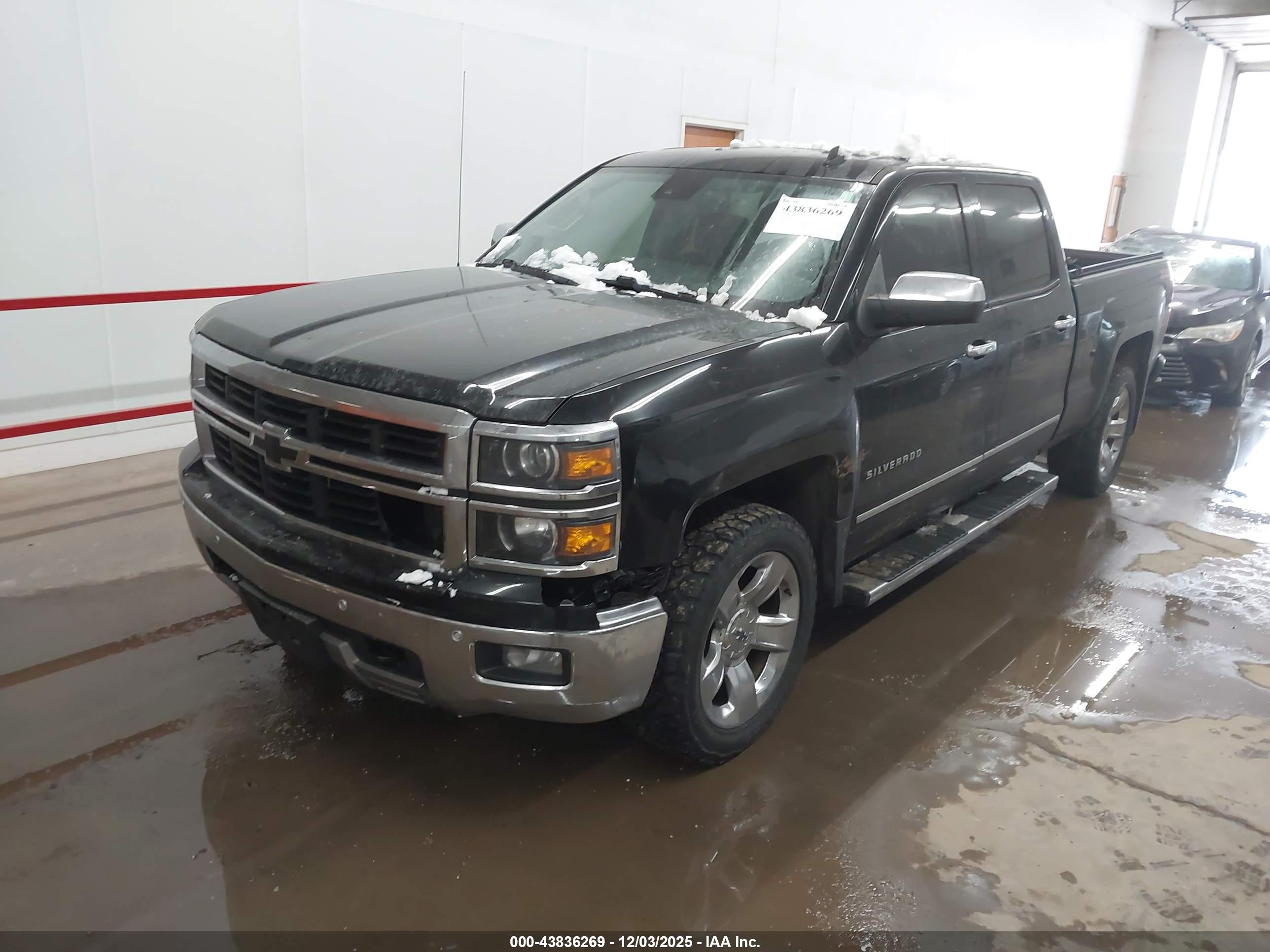 CHEVROLET SILVERADO image 2