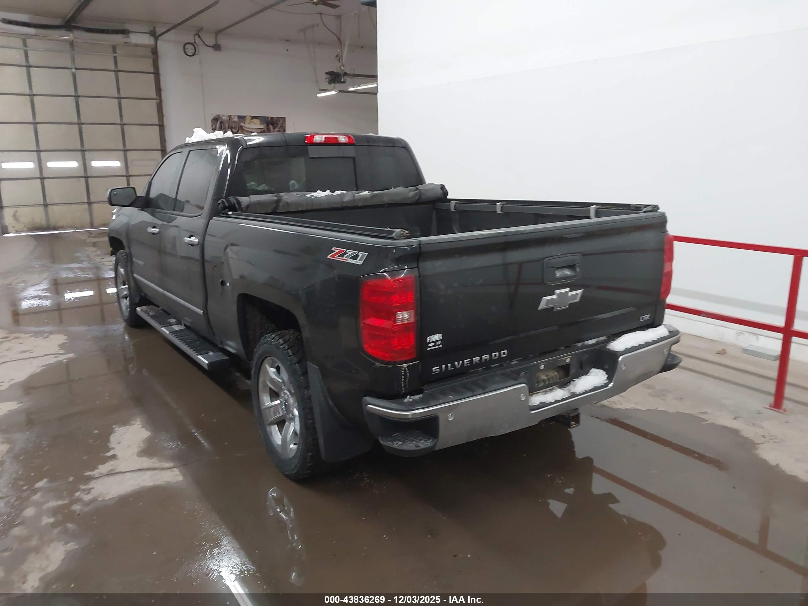CHEVROLET SILVERADO image 3