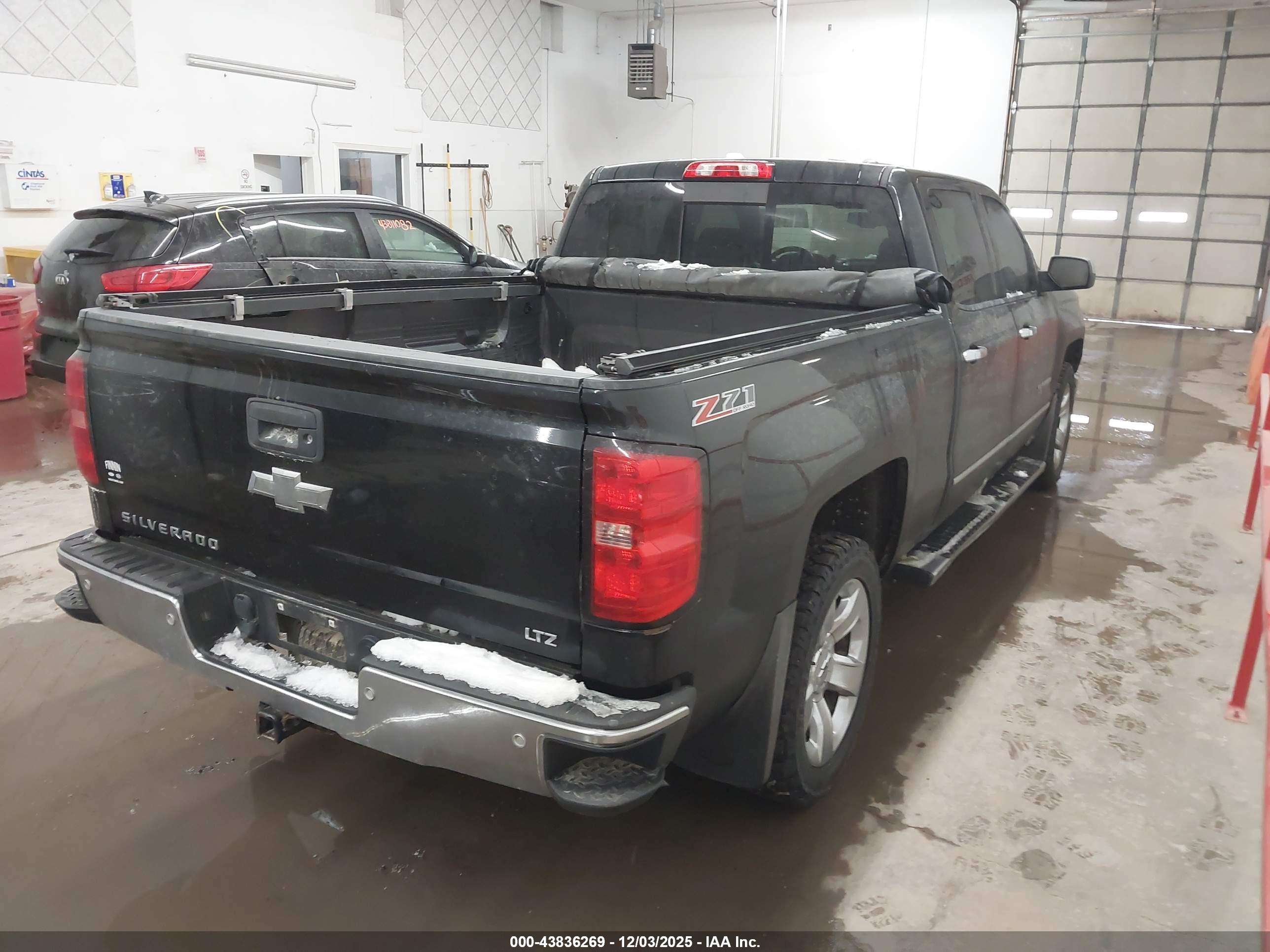 CHEVROLET SILVERADO image 4
