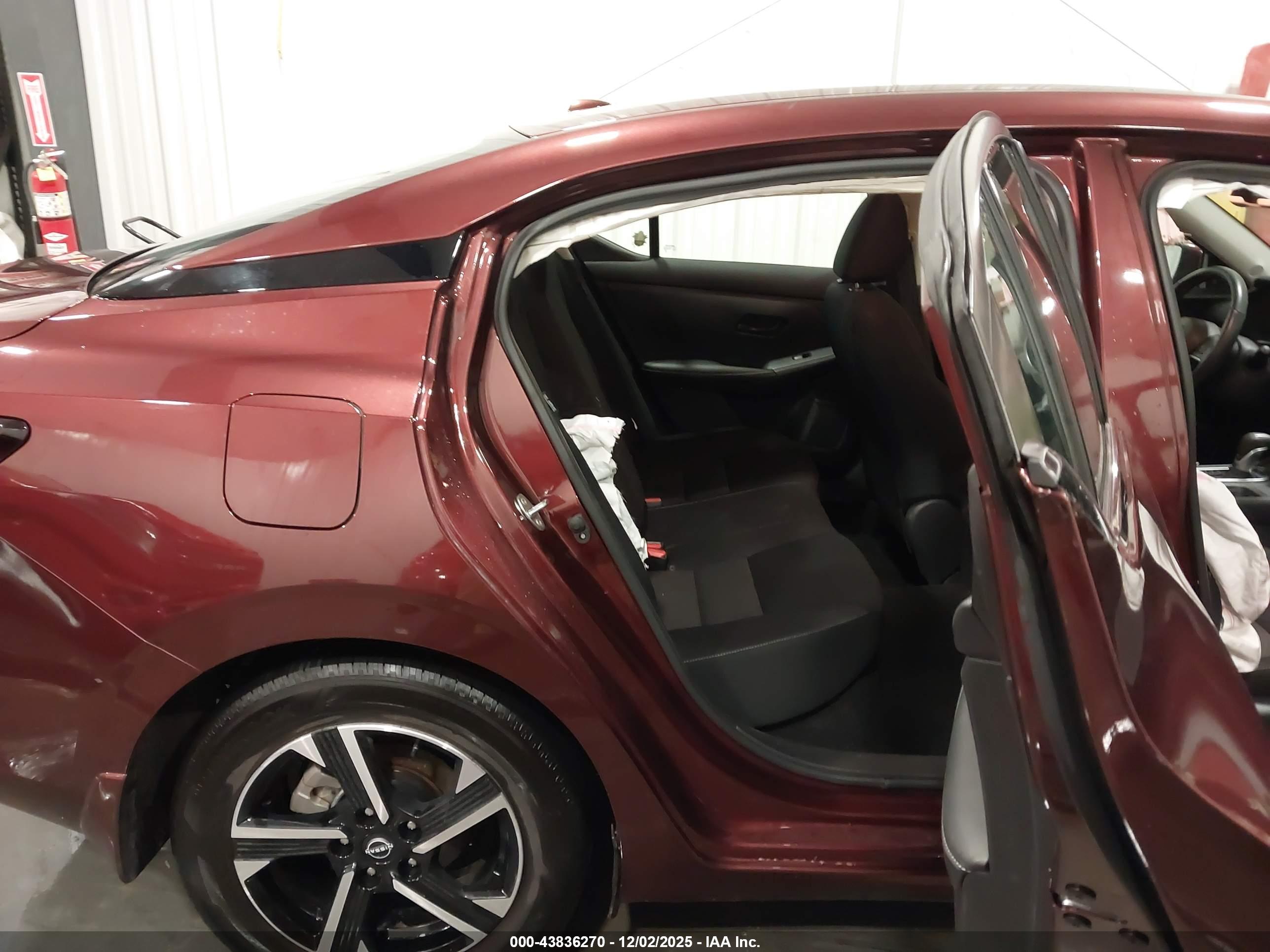 NISSAN SENTRA image 8