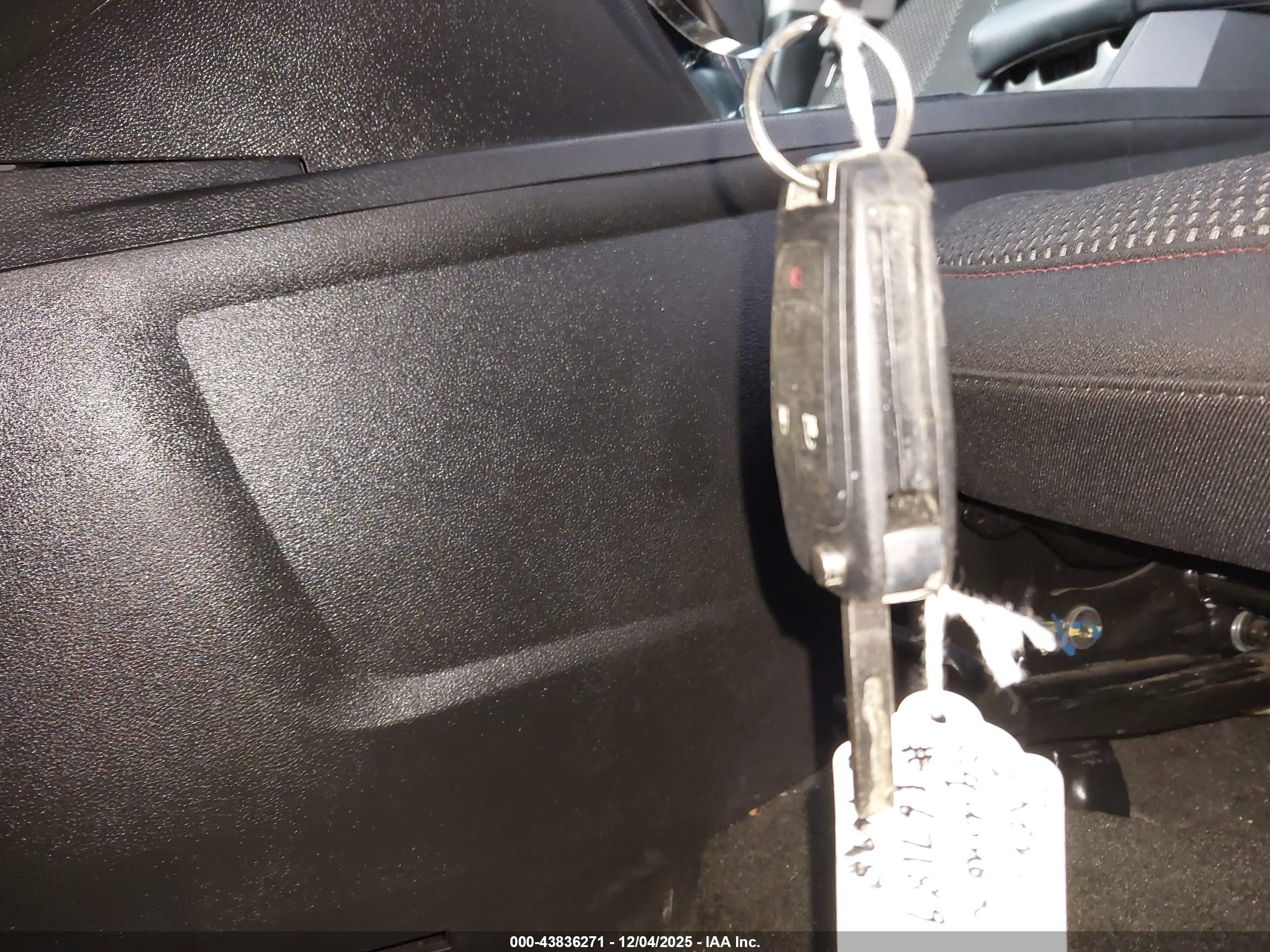 CHEVROLET EQUINOX image 11