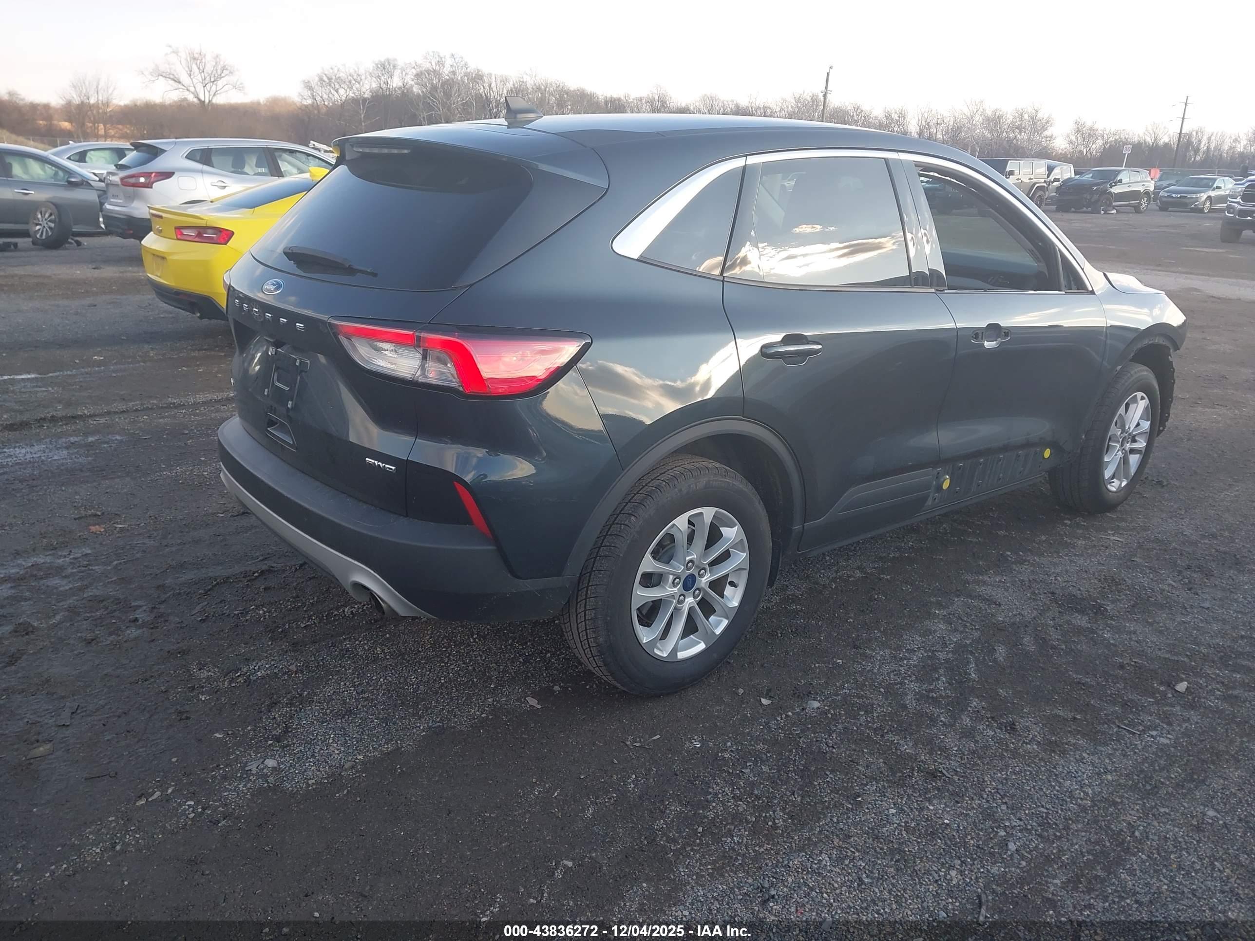 FORD ESCAPE image 4