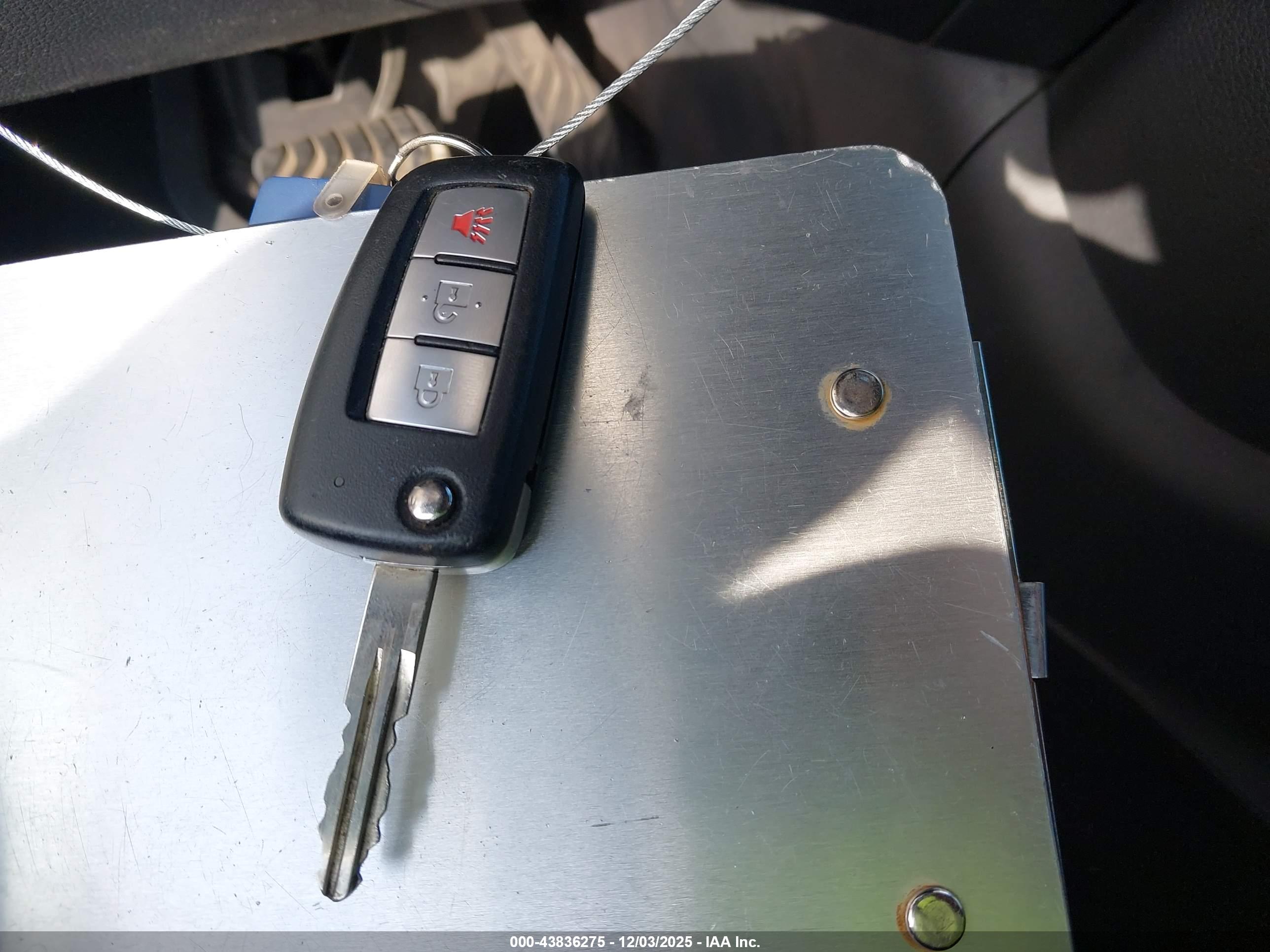 NISSAN ROGUE image 11