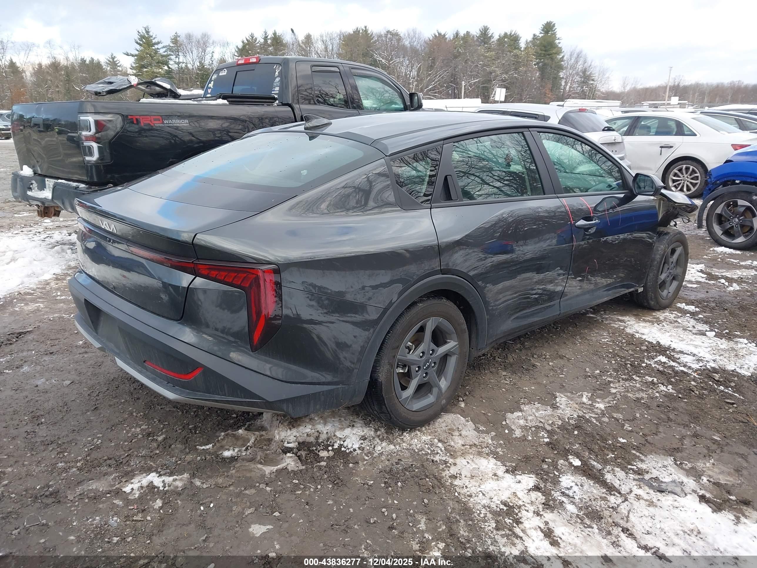 KIA K4 image 4