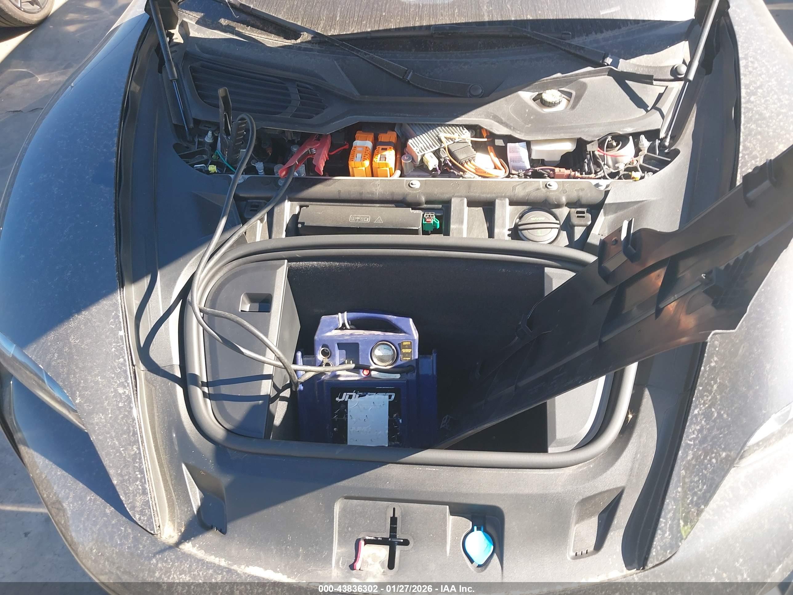 PORSCHE TAYCAN image 10