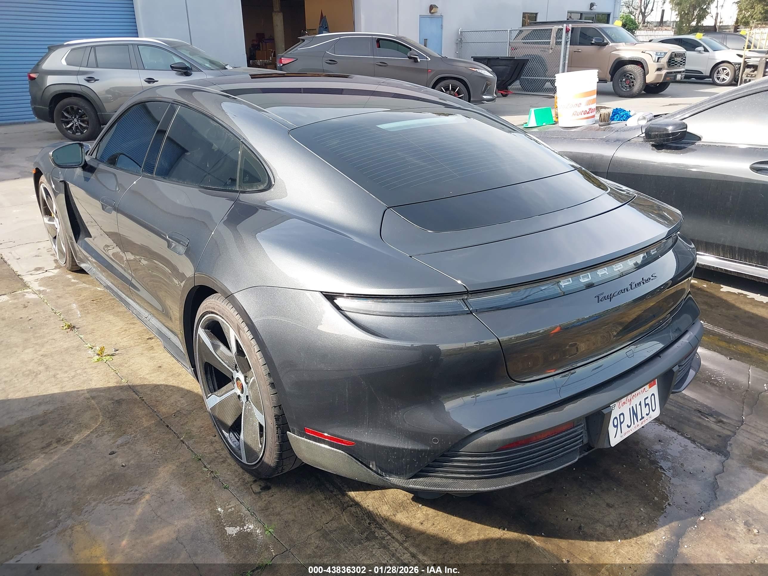 PORSCHE TAYCAN image 3
