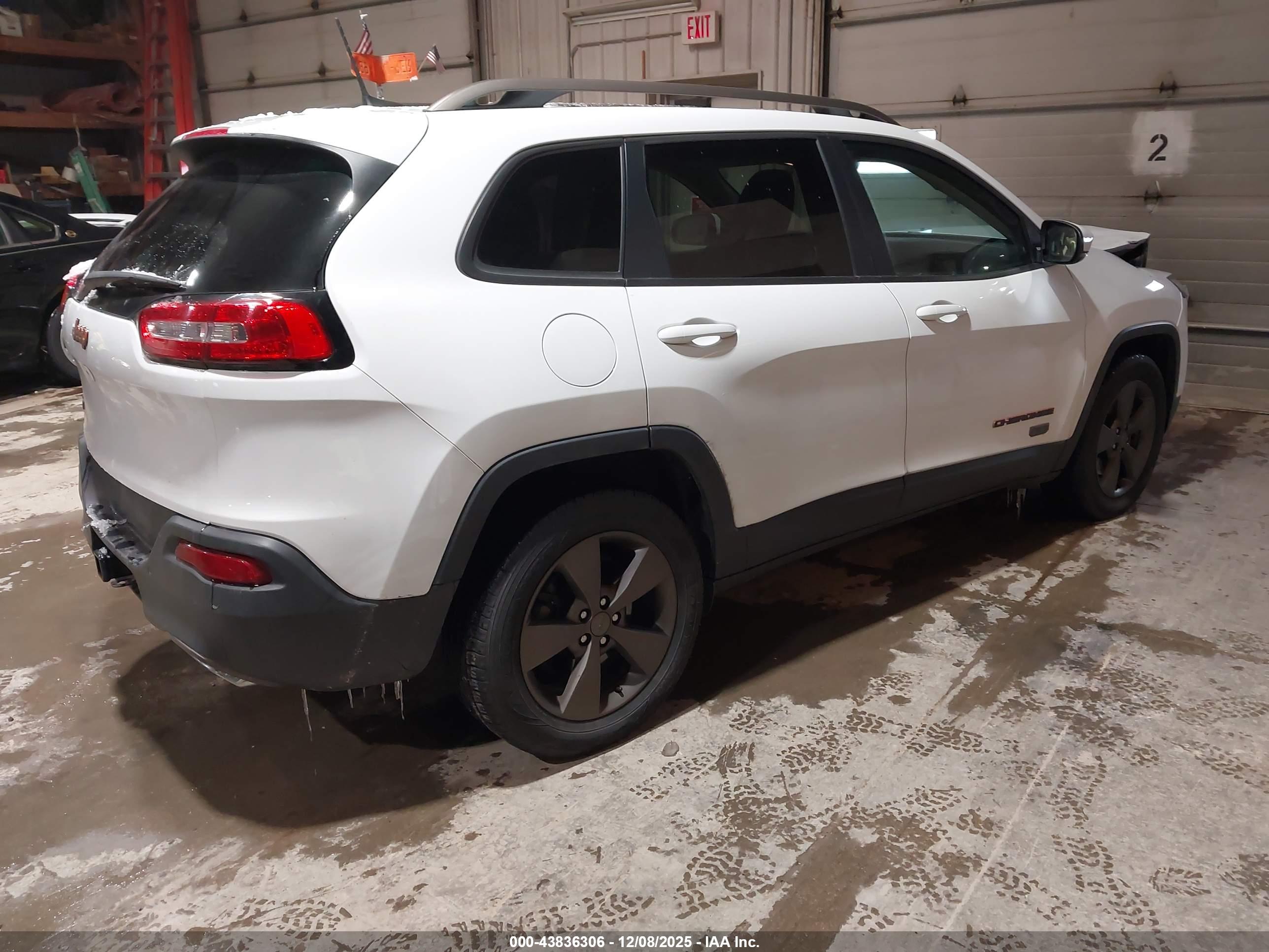 JEEP CHEROKEE image 4